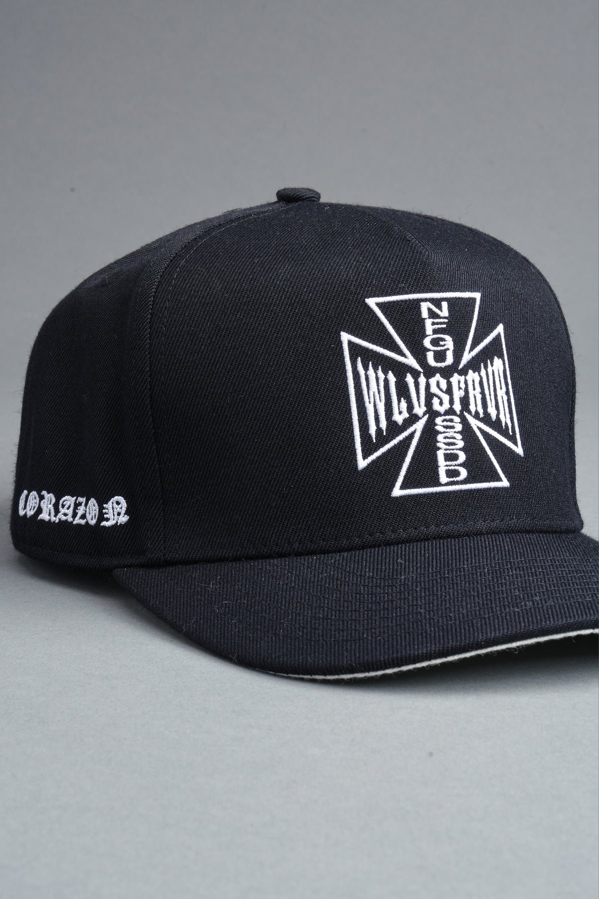 Darc Corazon Snapback In Black