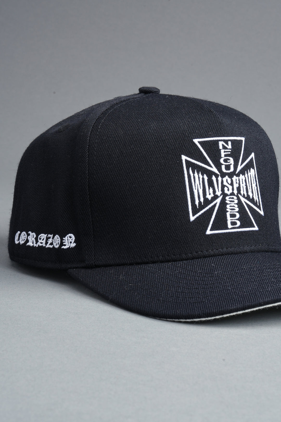 Darc Corazon Snapback In Black