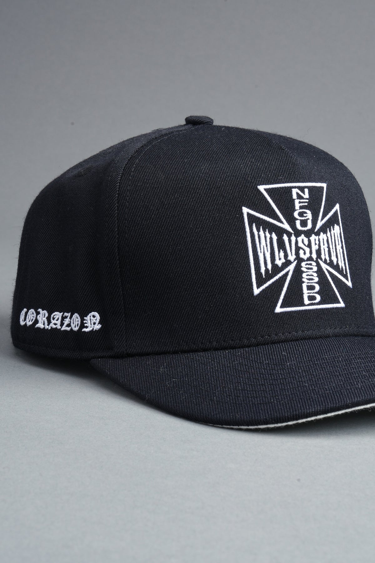Darc Corazon Snapback In Black