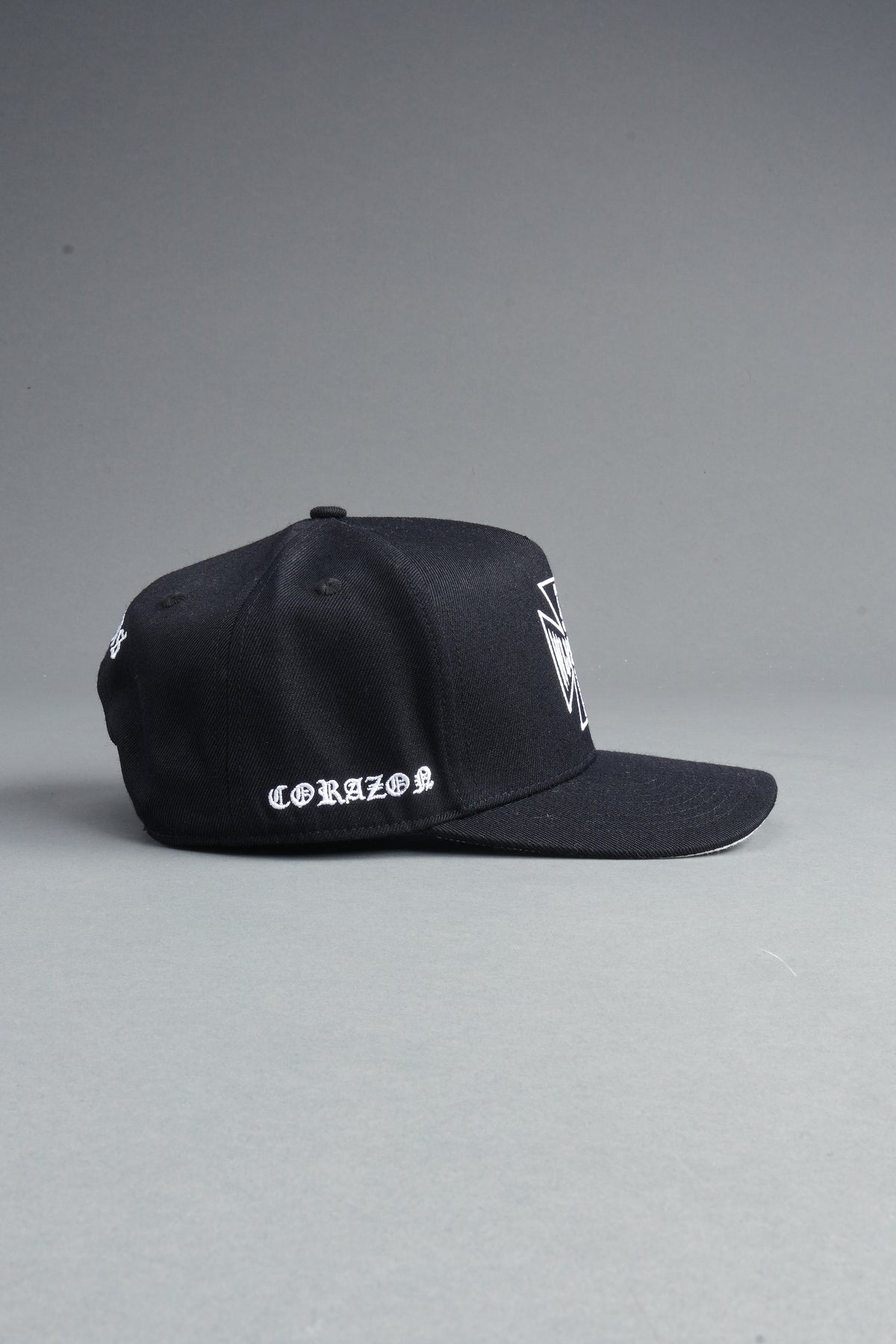 Darc Corazon Snapback In Black