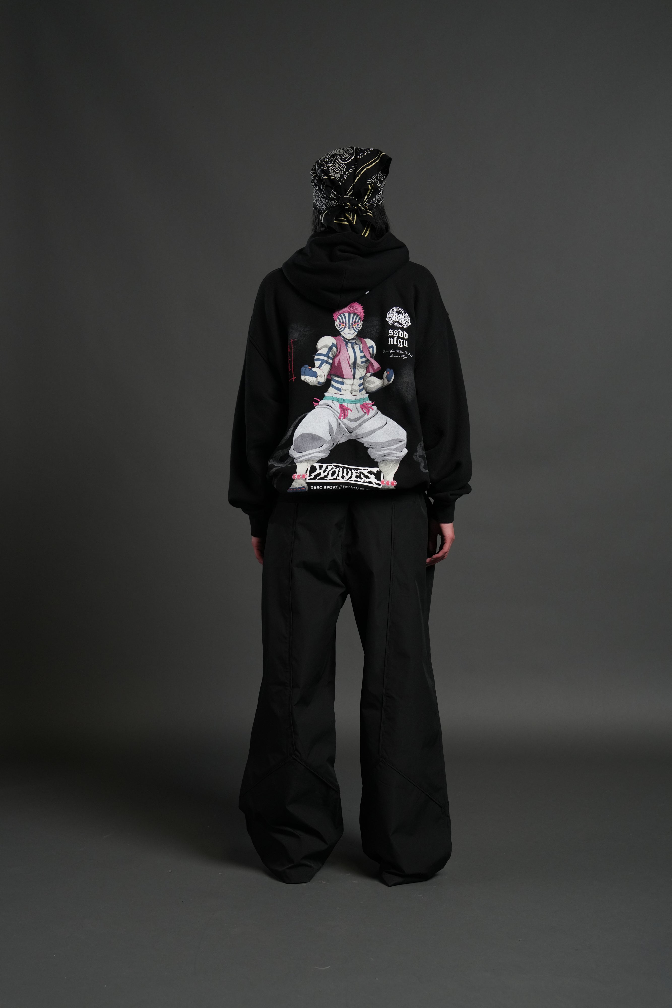 Akaza "Side-By-Side" Pierce Hoodie in Black