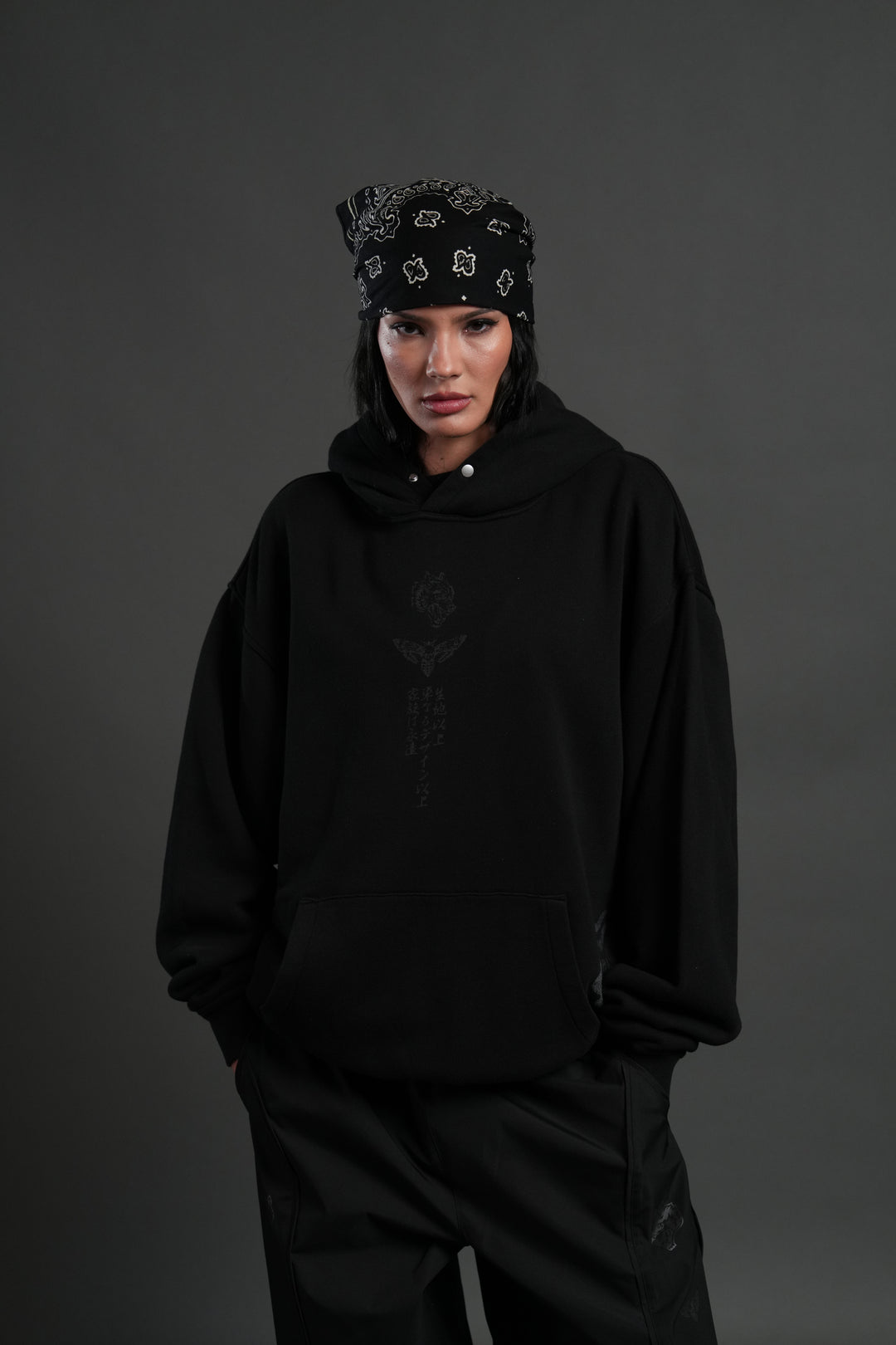 Akaza "Side-By-Side" Pierce Hoodie in Black