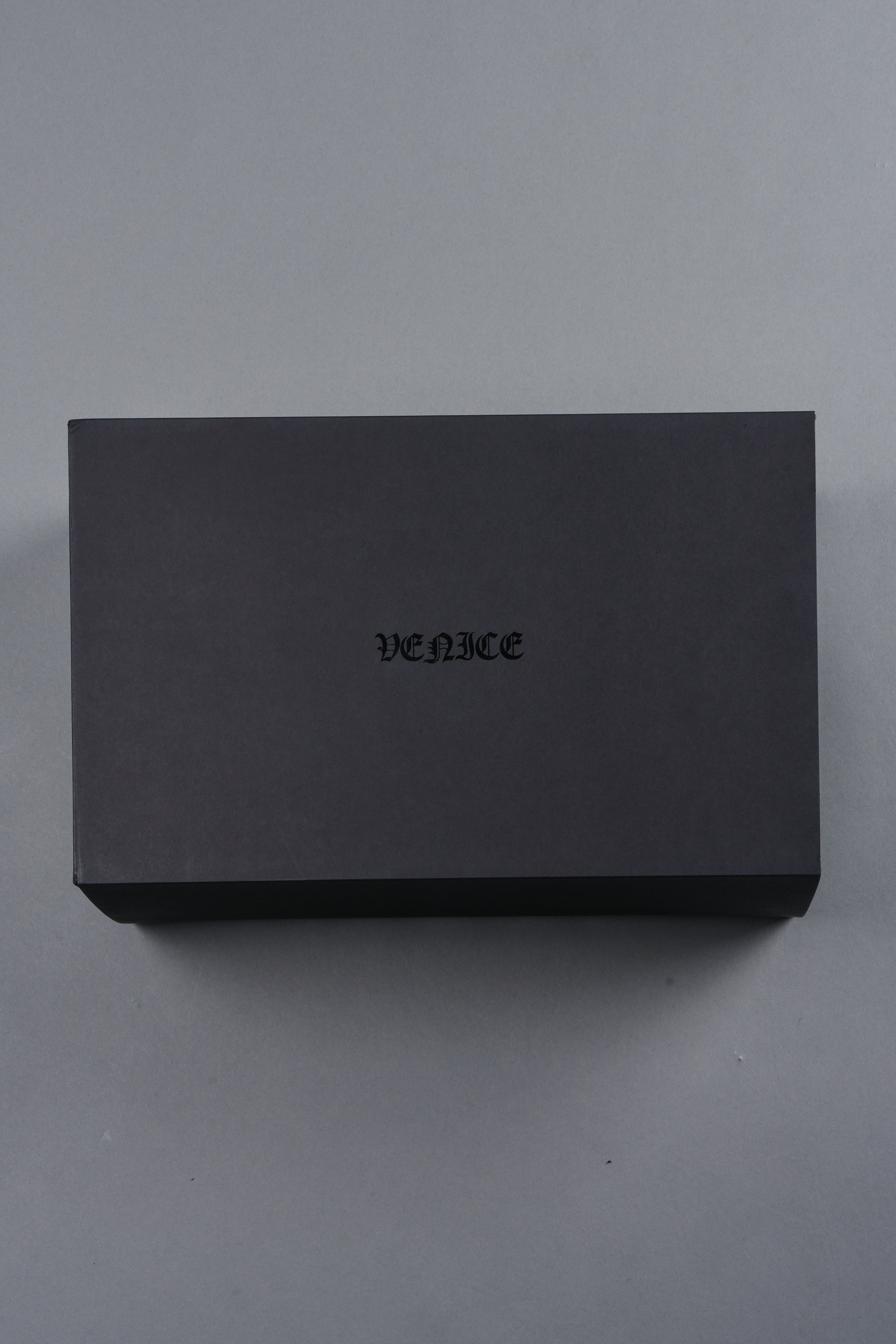 Venice Low Top Shoe in Black/Cream