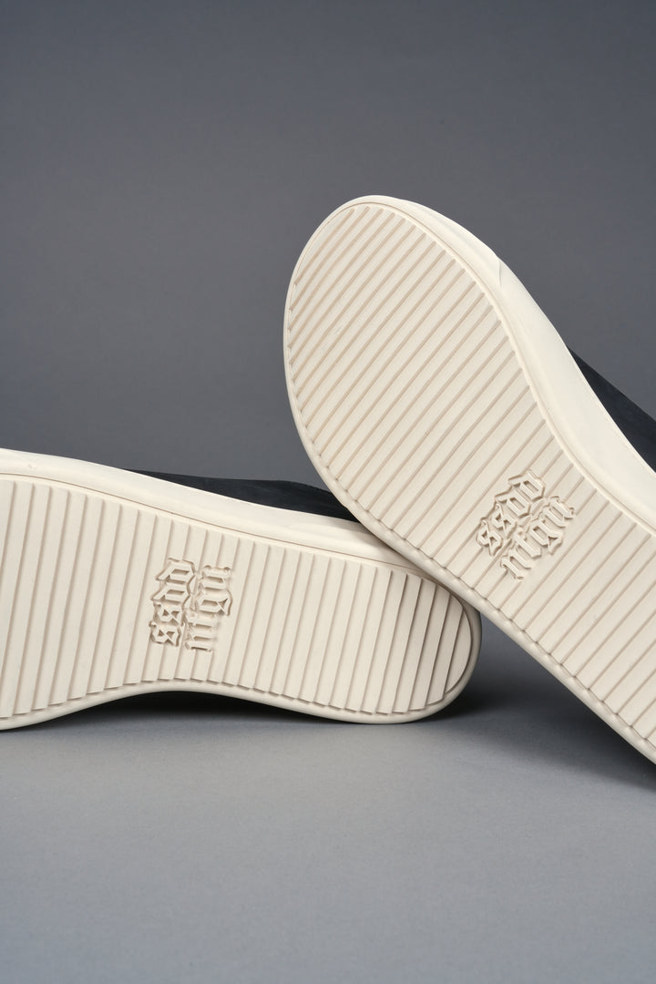 Venice Low Top Shoe in Black/Cream