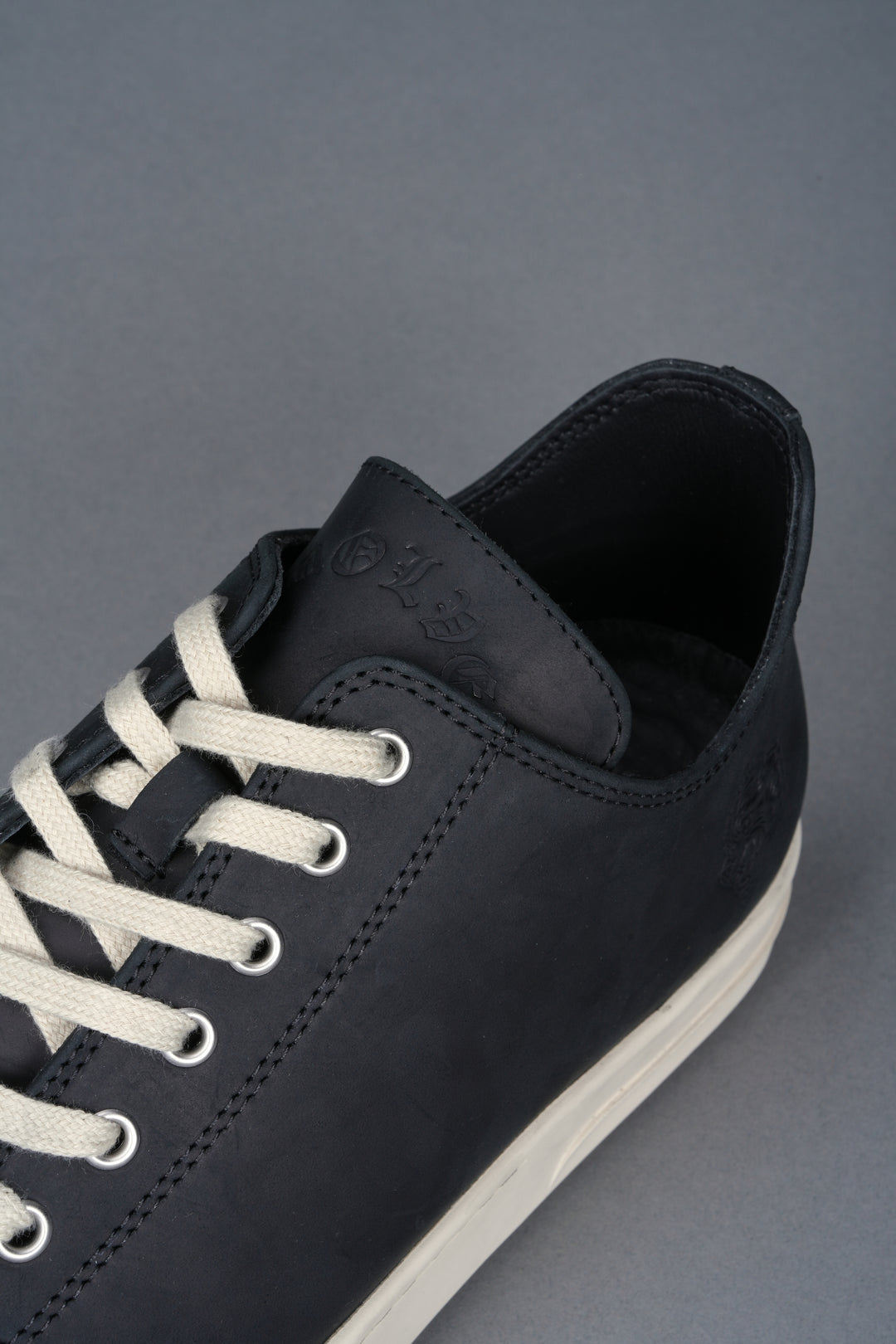 Venice Low Top Shoe in Black/Cream