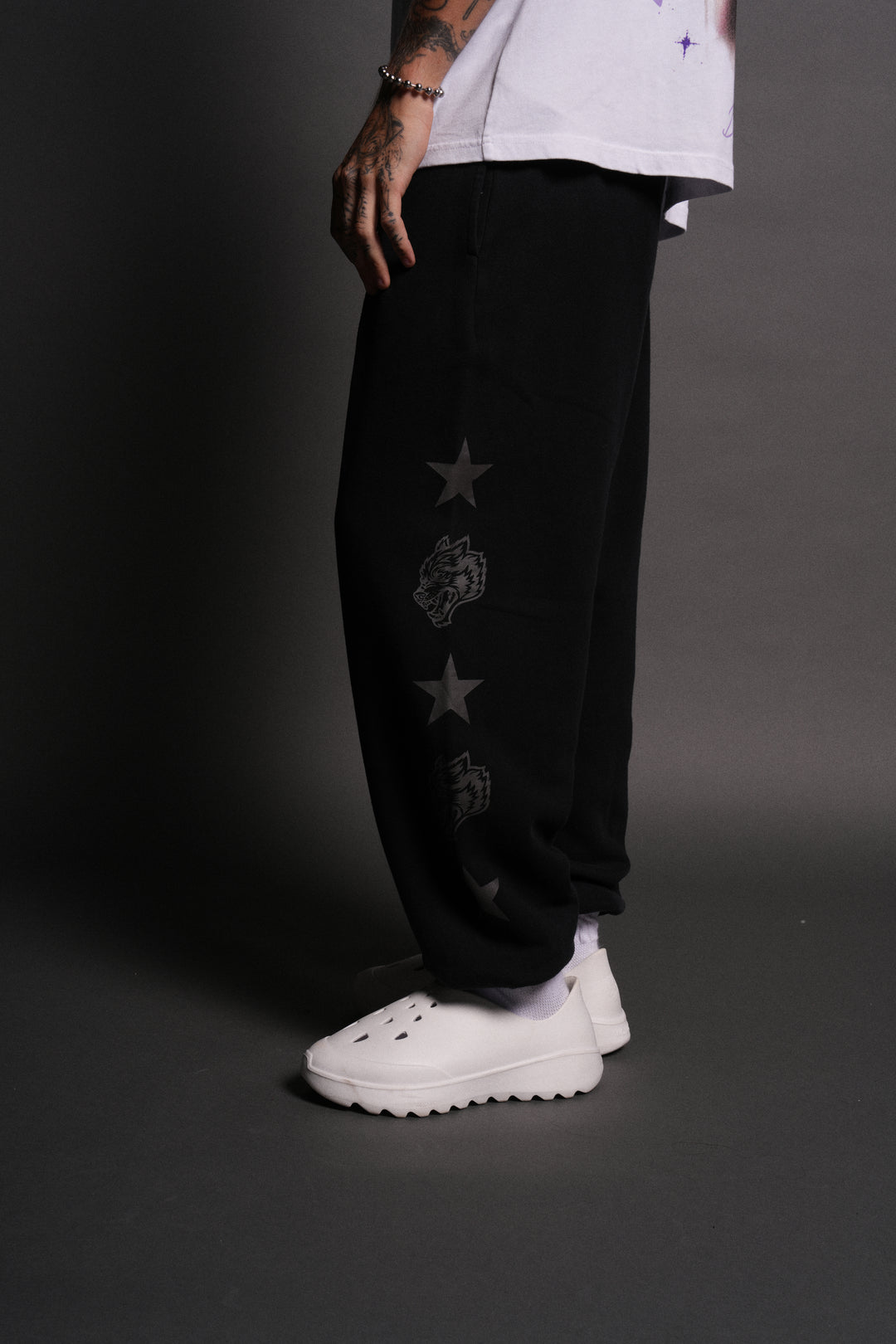 Wolf Star Lightweight Lounger Sweat Pants in Black Drift Wash