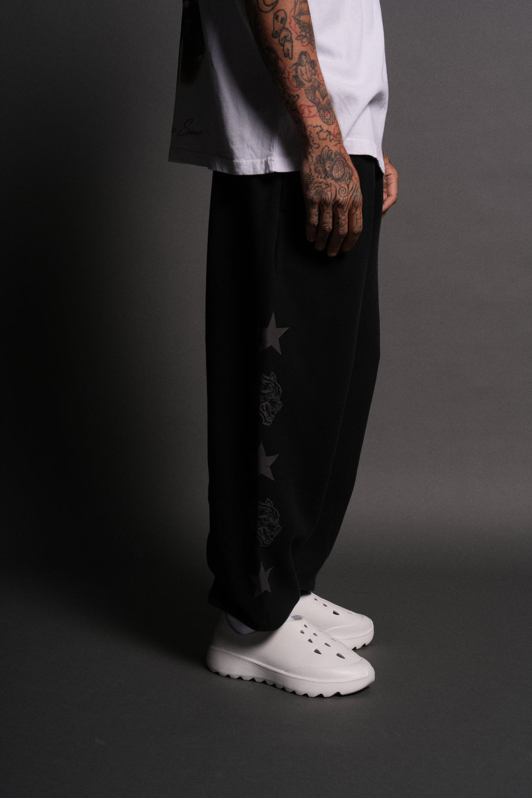 Wolf Star Lightweight Lounger Sweat Pants in Black Drift Wash