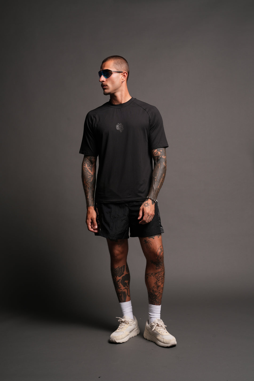 Pyramid V3 Dry Wolf Raglan Ss Tee In Black
