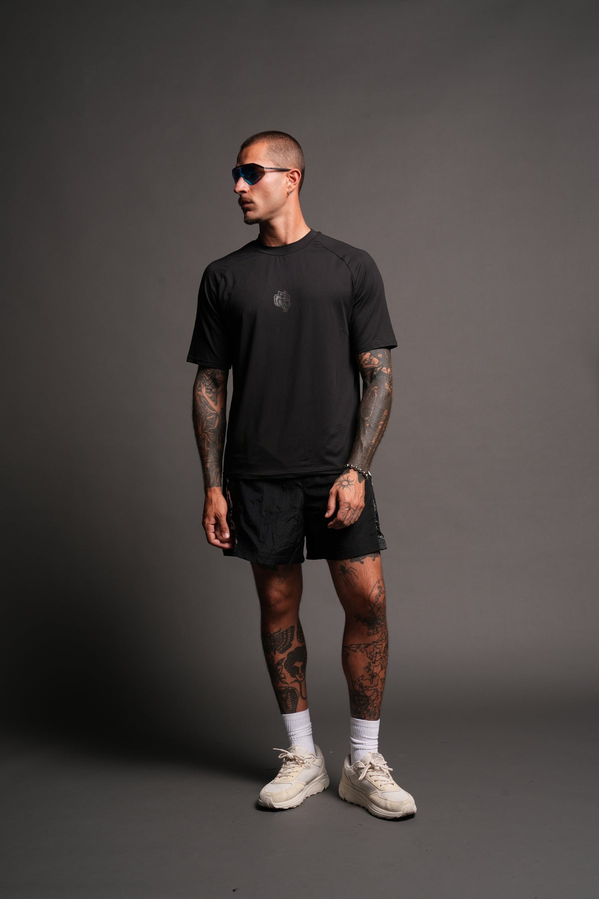 Pyramid V3 Dry Wolf Raglan Ss Tee In Black