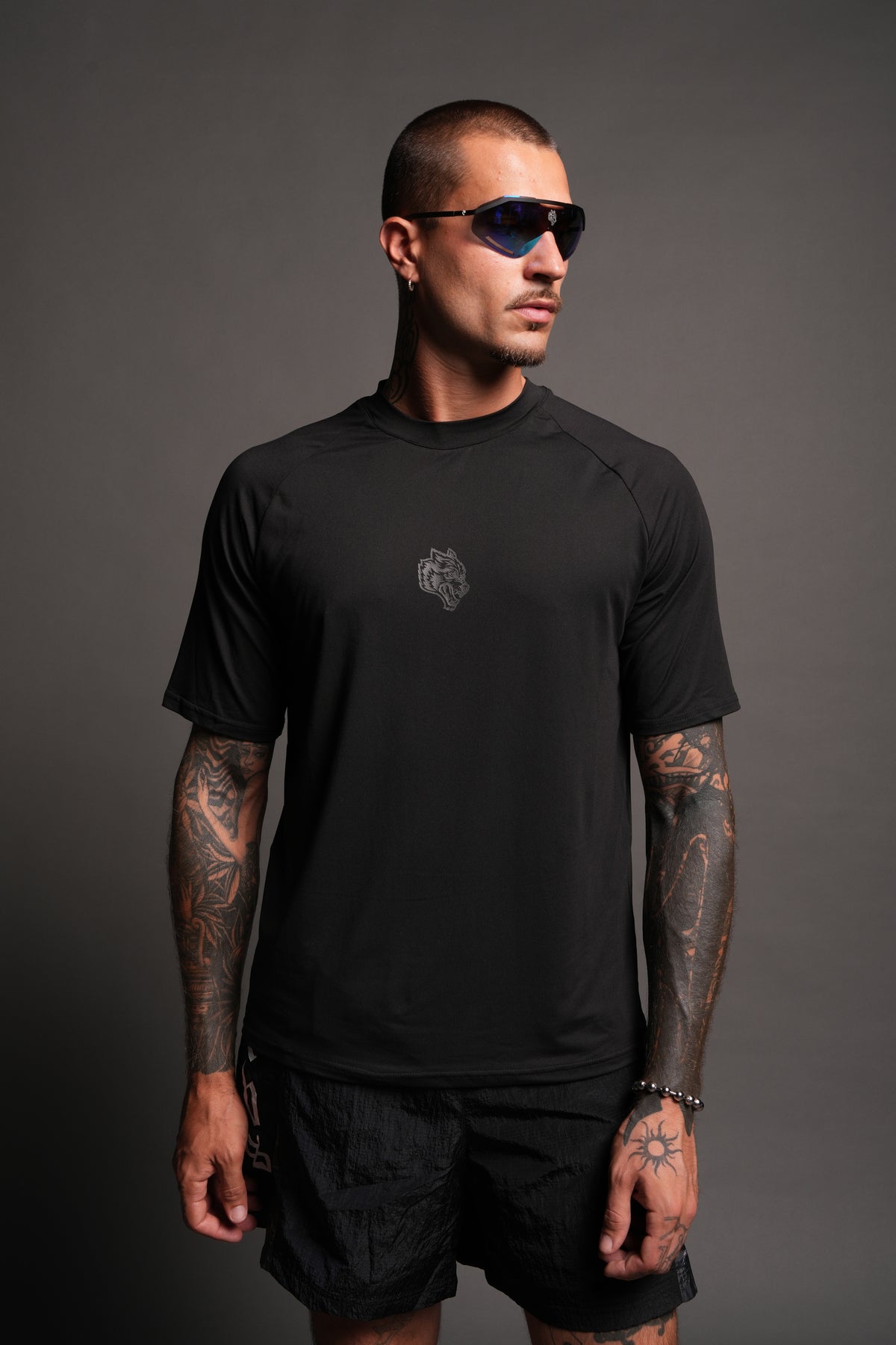 Pyramid V3 Dry Wolf Raglan Ss Tee In Black