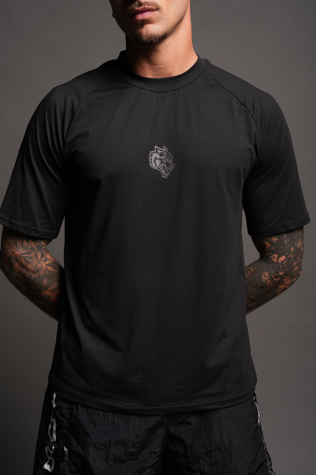 Pyramid V3 Dry Wolf Raglan Ss Tee In Black