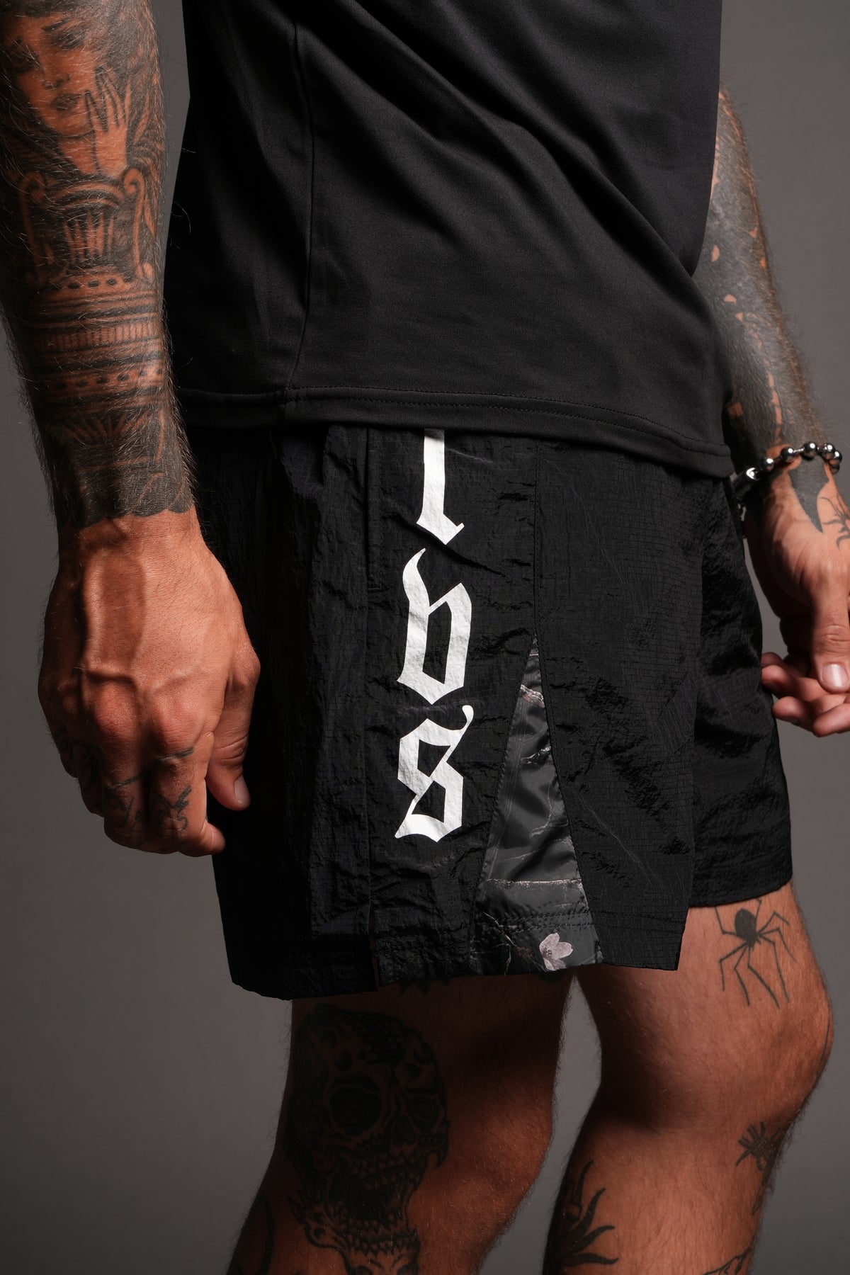 Wlvsfrvr Zdan Shorts In Black