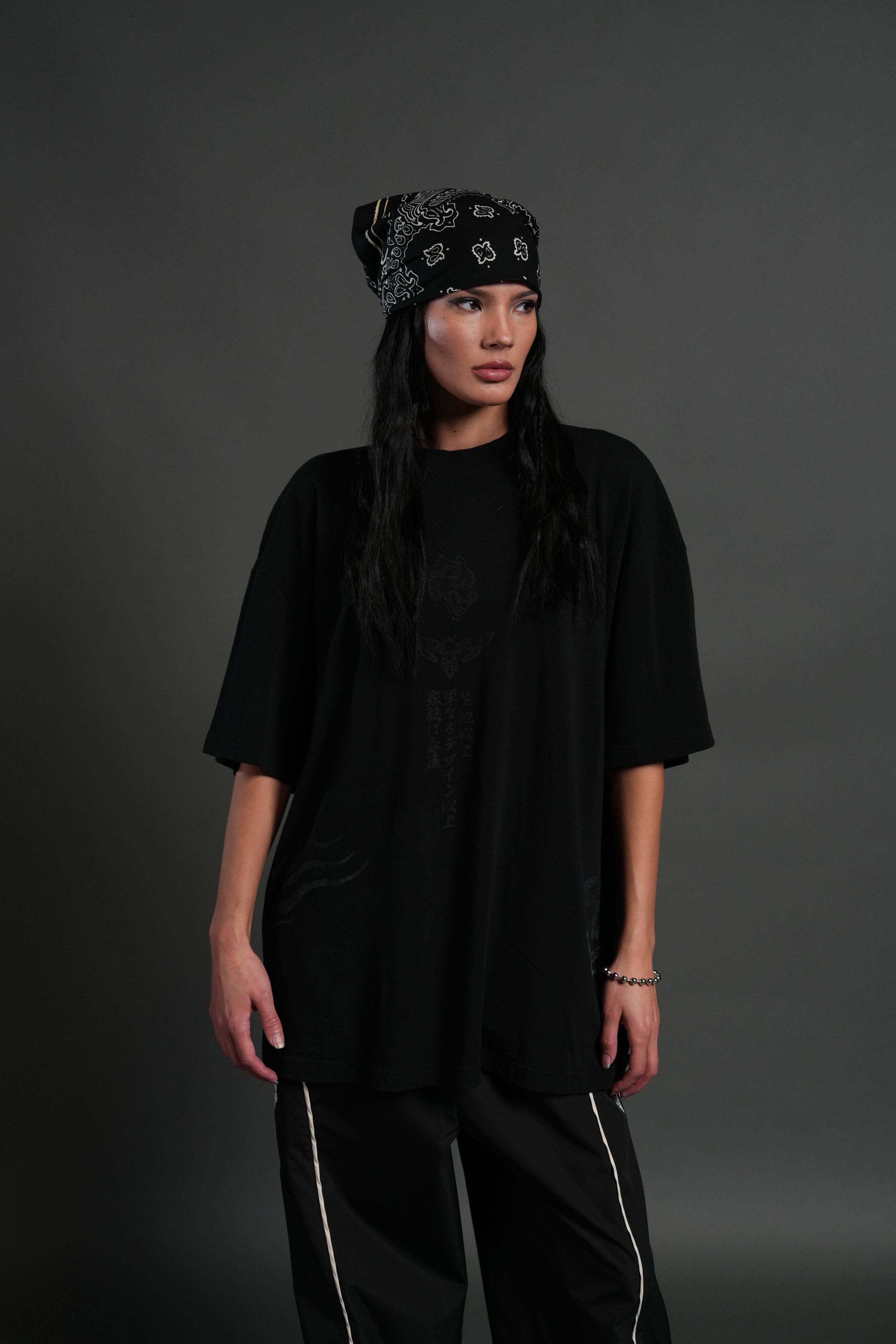 Akaza "Side By Side" Series Premium Oversized Tee in Black