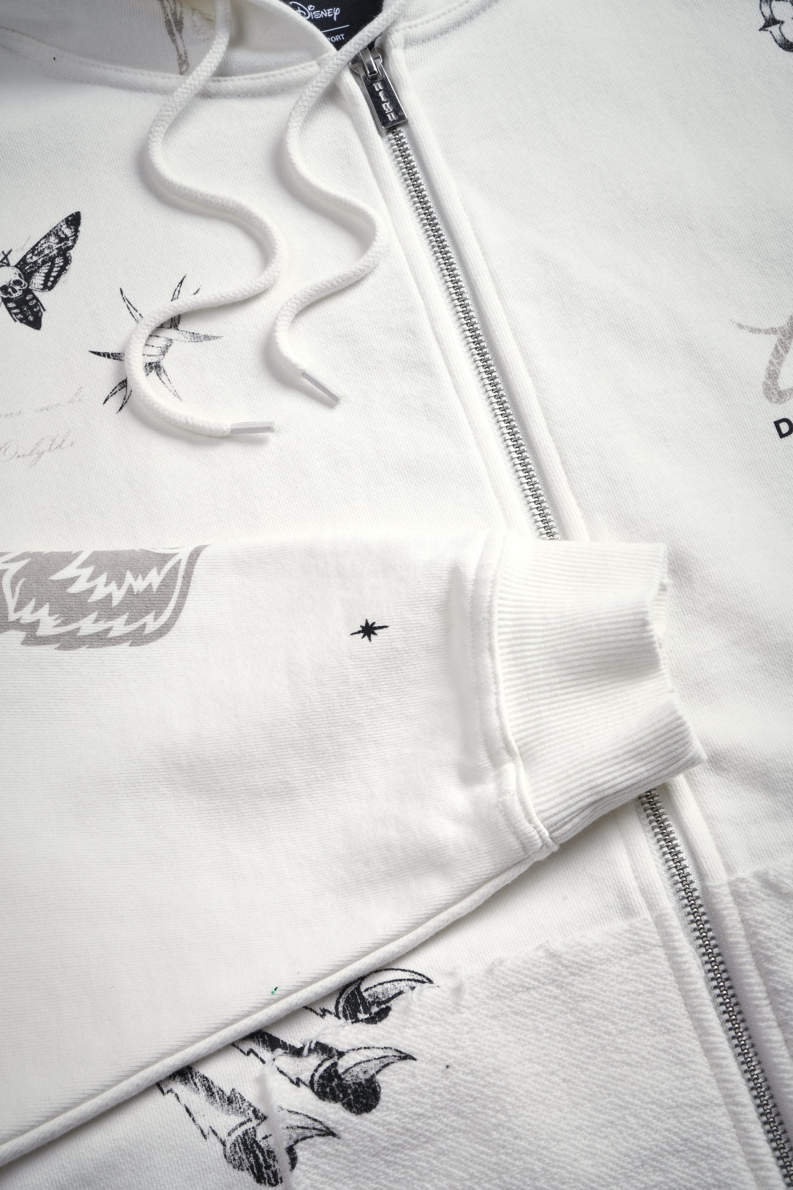 Big Bad Wolves Grunge Moatis Zip Hoodie in Cream – DarcSport