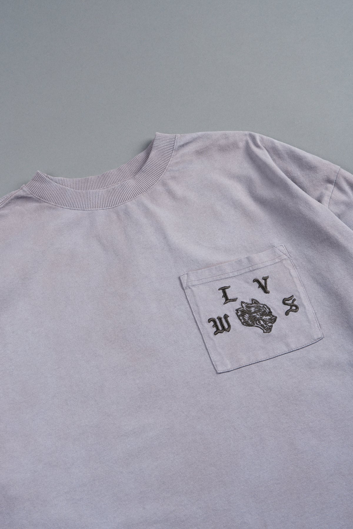 Our Crest Grunge Paul Box Cut Pocket Tee In Pale Gray Super Sun Fade