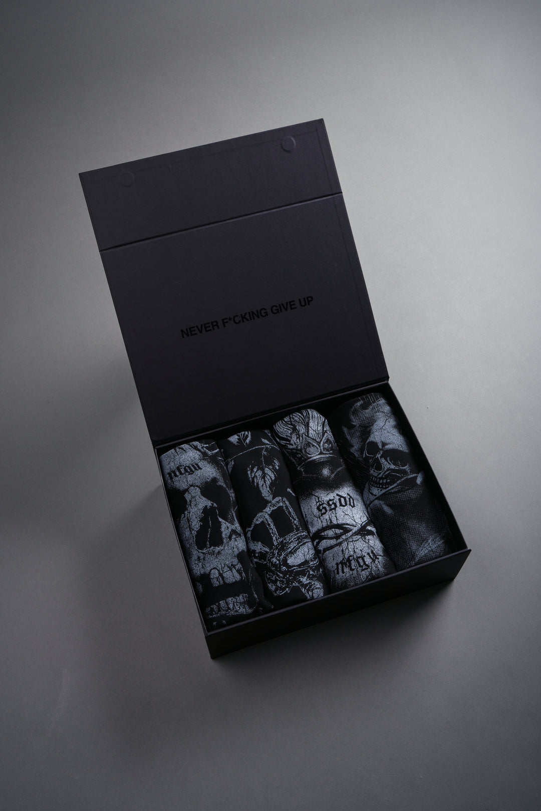 Corazón "Side-By-Side" Tee Box Set in Black