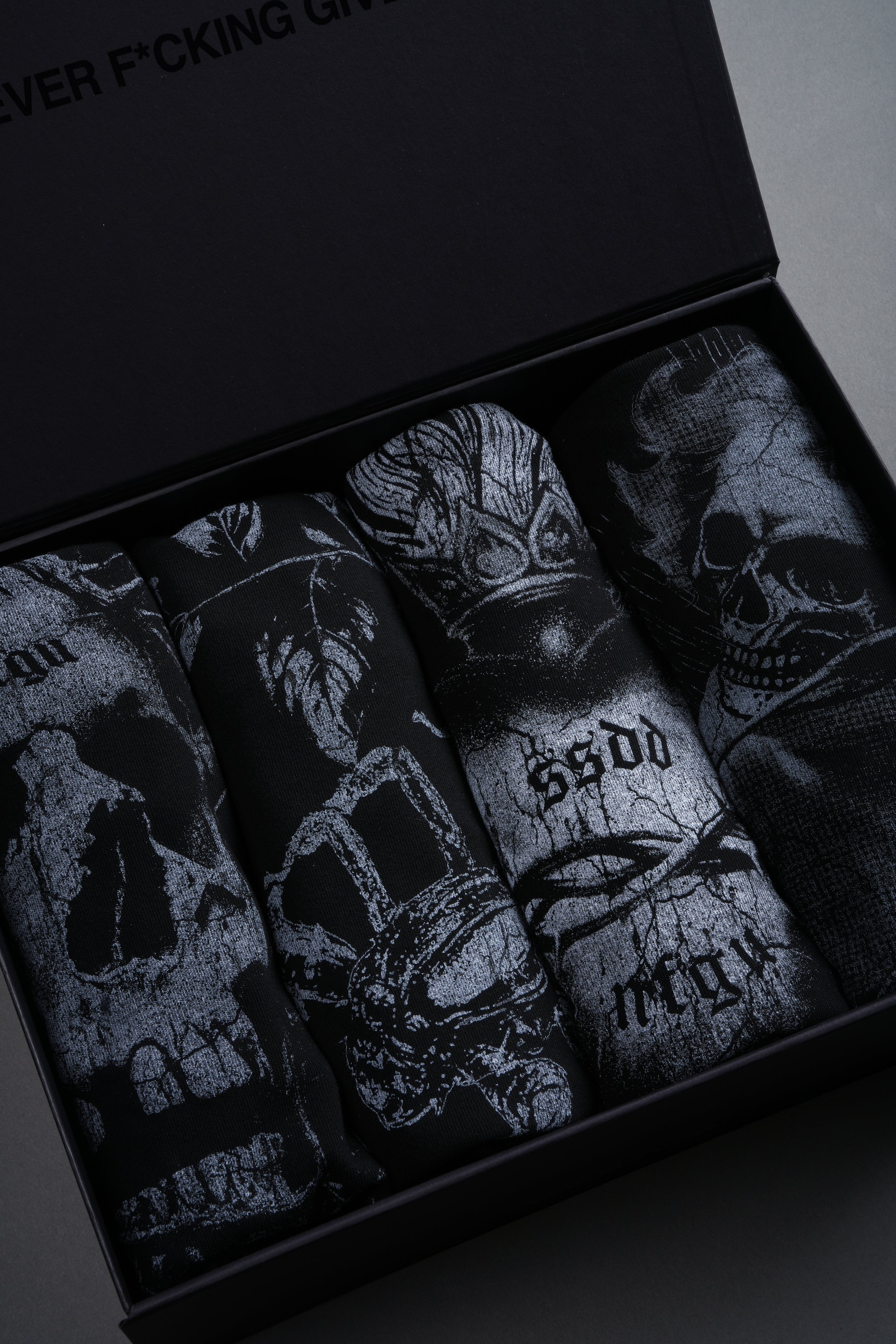 Corazón "Side-By-Side" Tee Box Set in Black