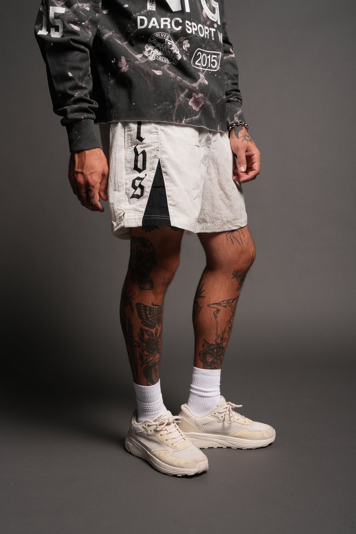 Wlvsfrvr Zdan Shorts In Cream