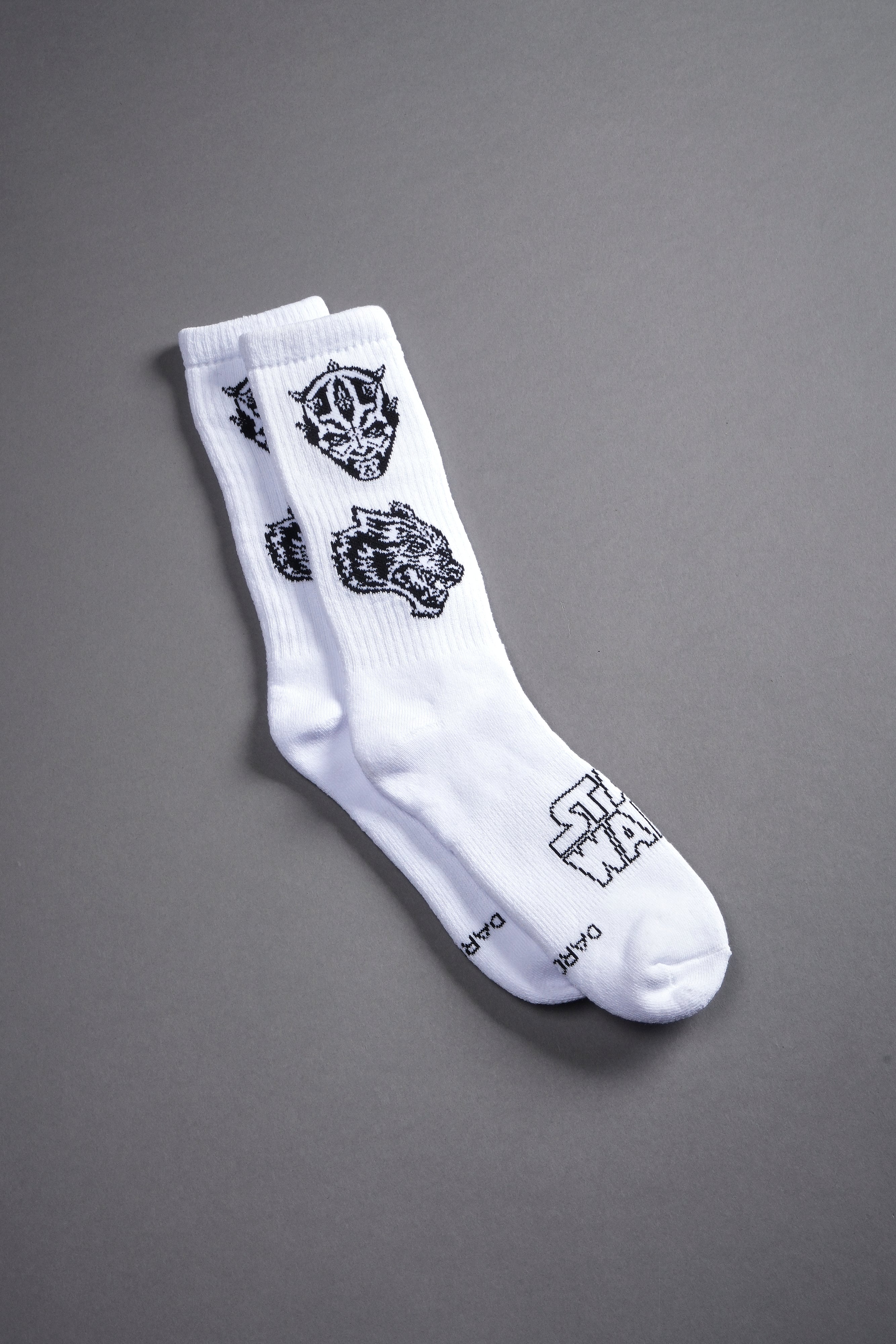 Big Wolf Maul Classic Socks in White