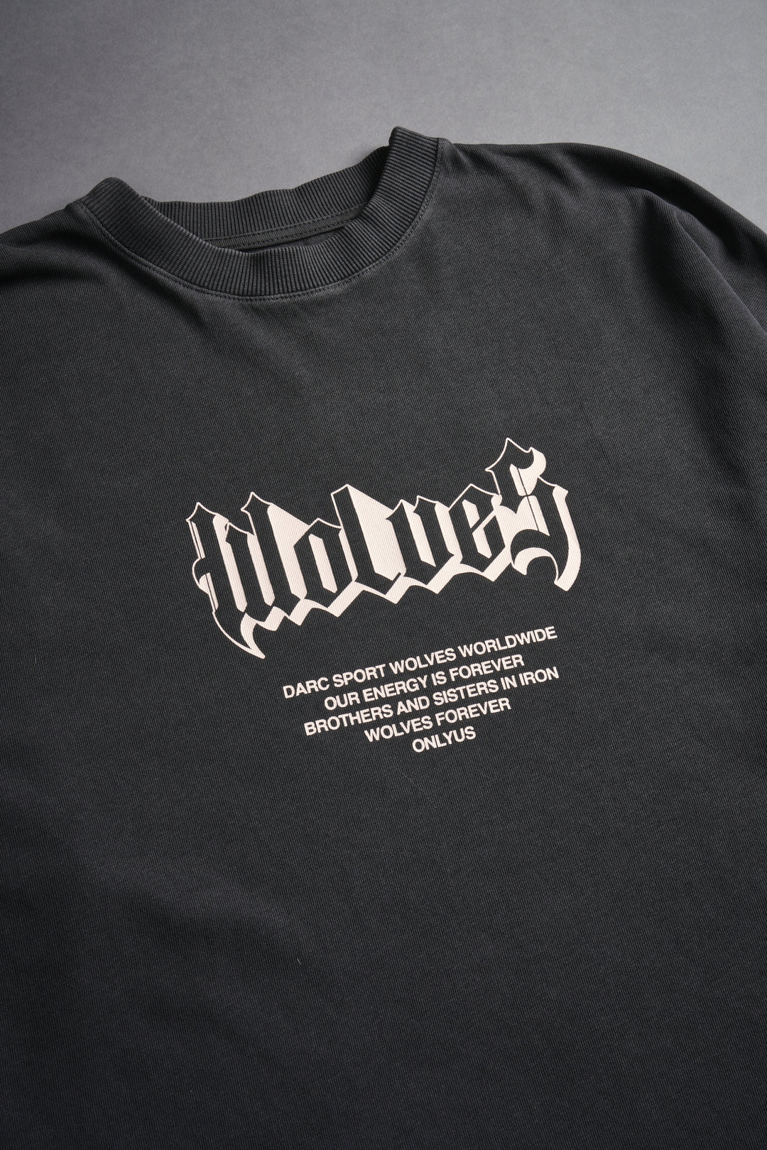 Never Back Down "Pump Cover" Tee in Wolf Gray