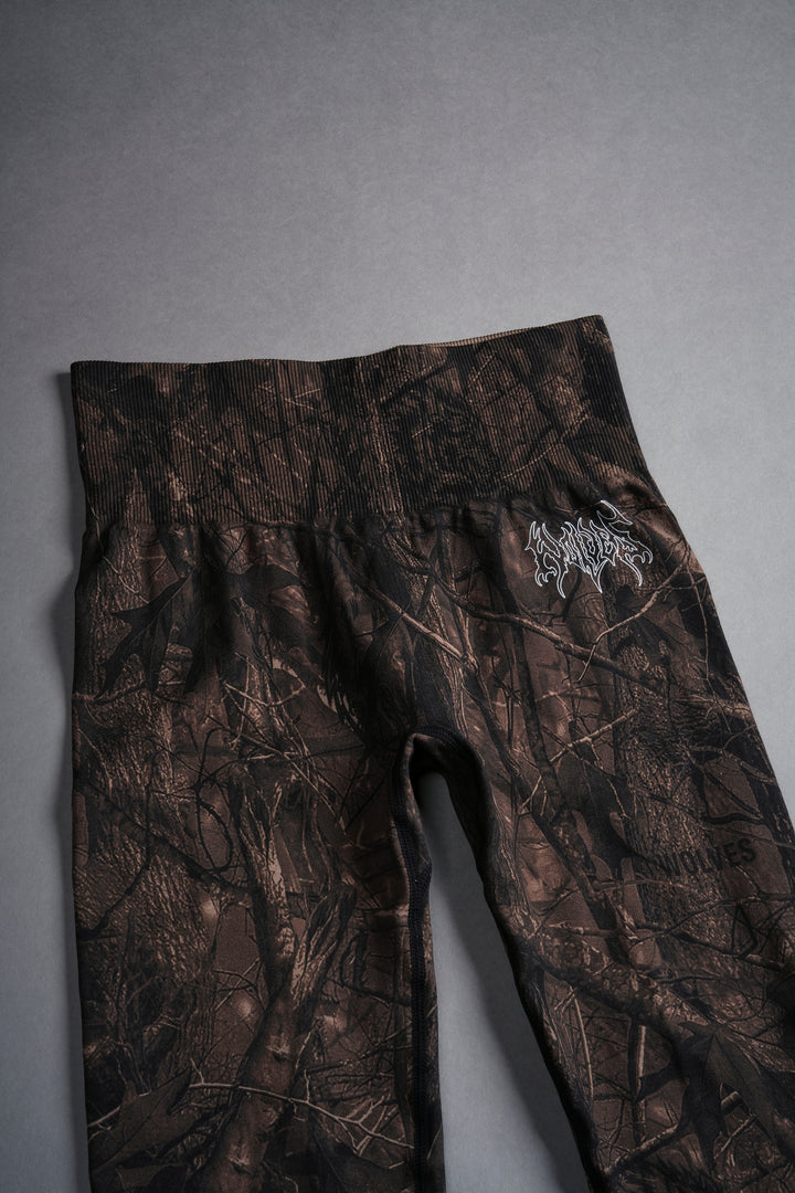 Hesh Forever "Everson Seamless" Scrunch Leggings in Brown Driftwood Forest Camo