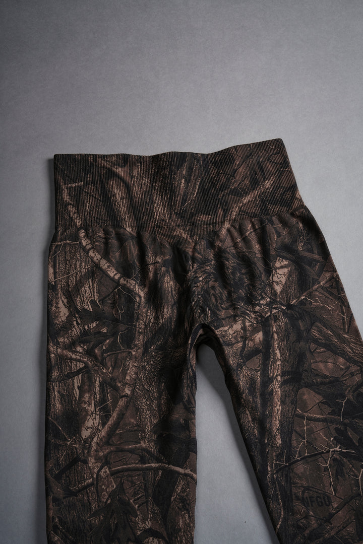 Hesh Forever "Everson Seamless" Scrunch Leggings in Brown Driftwood Forest Camo