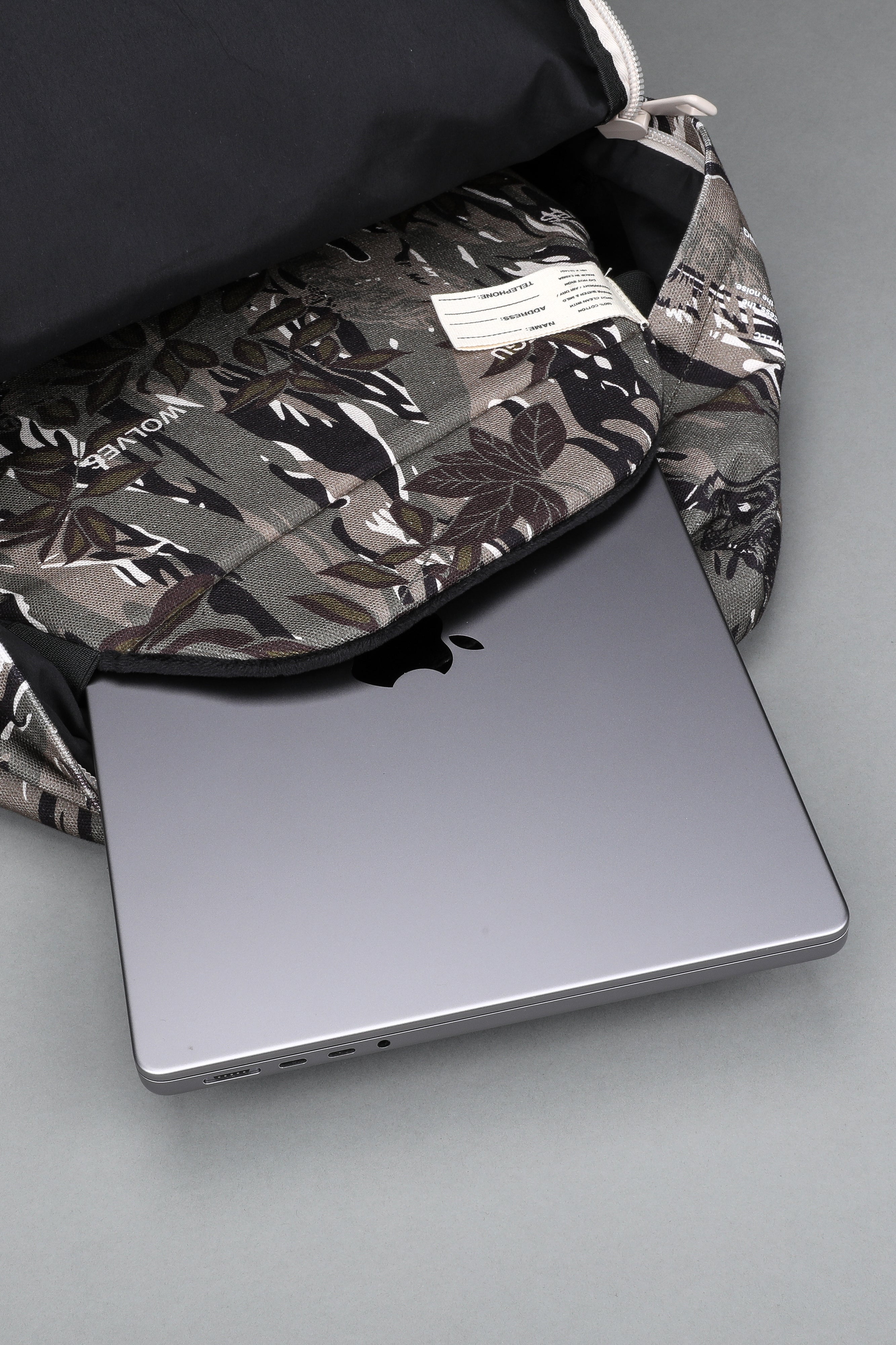 Wolves Everyday Backpack in Darc Coffee Norse Camo