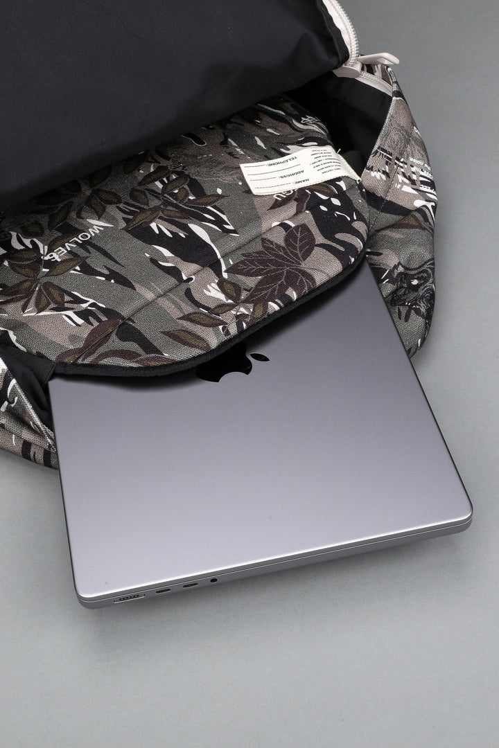 Wolves Everyday Backpack in Darc Coffee Norse Camo