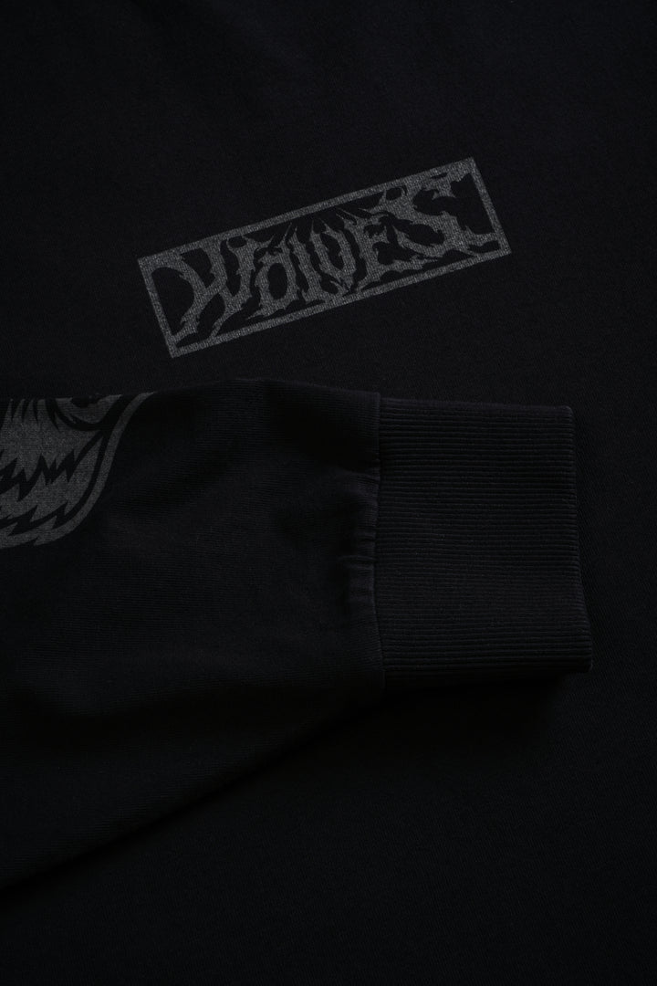 Wolves Valor Grunge Mid Length Raw Hem Ls Tee in Black
