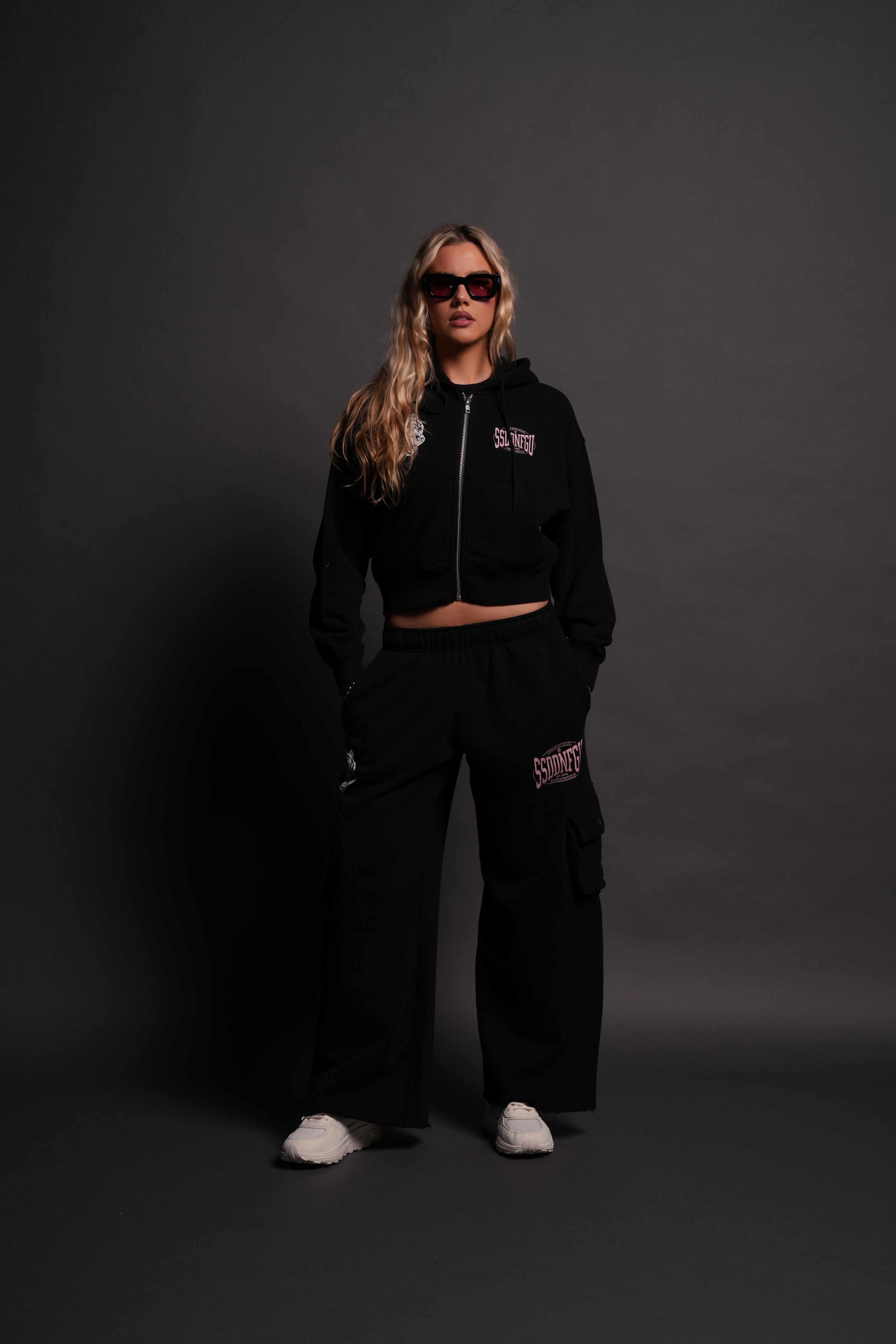 SSDDNFGU FRVR "Sage" Cropped Zip Hoodie in Black