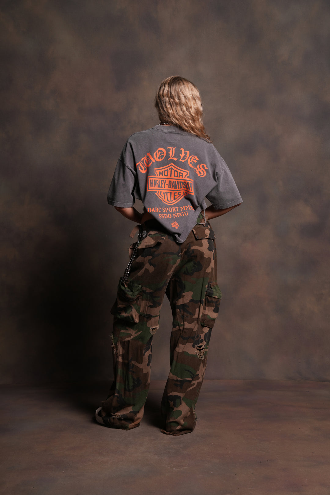 Harley-Davidson Wolves Distressed Grunge "Box Cut" Tee in Slate Gray