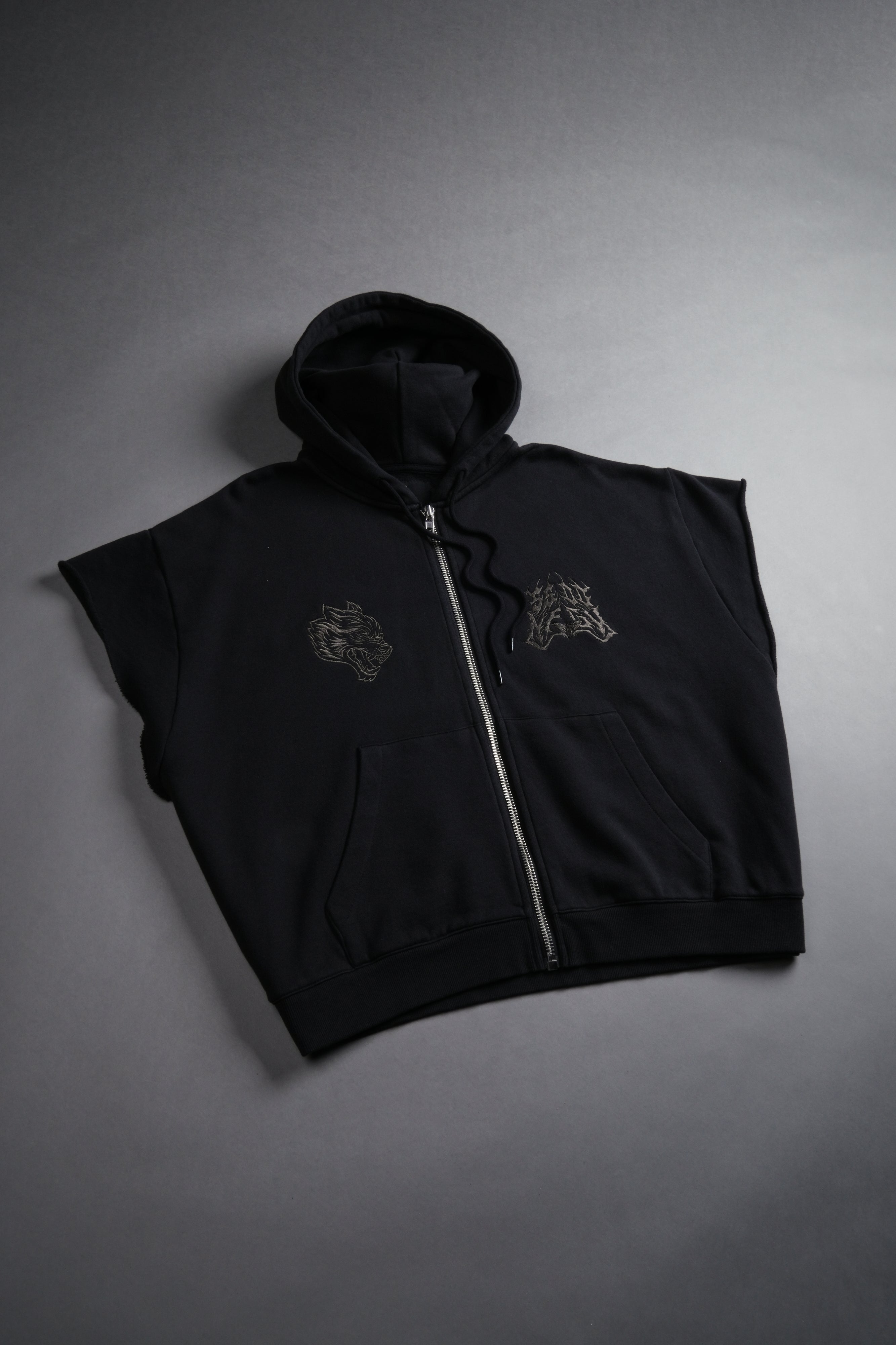SSDDNFGU Moth Creed Cap Zip Hoodie in Black