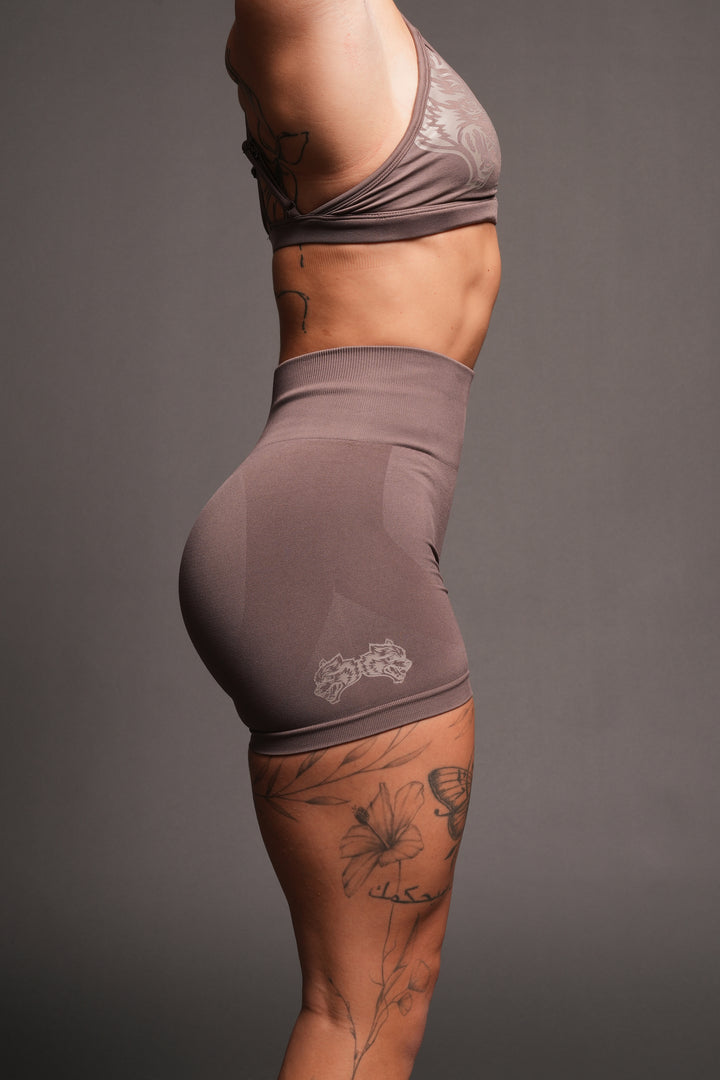 Dual She Wolf Seamless Everson Training Shorts In Mojave Brown