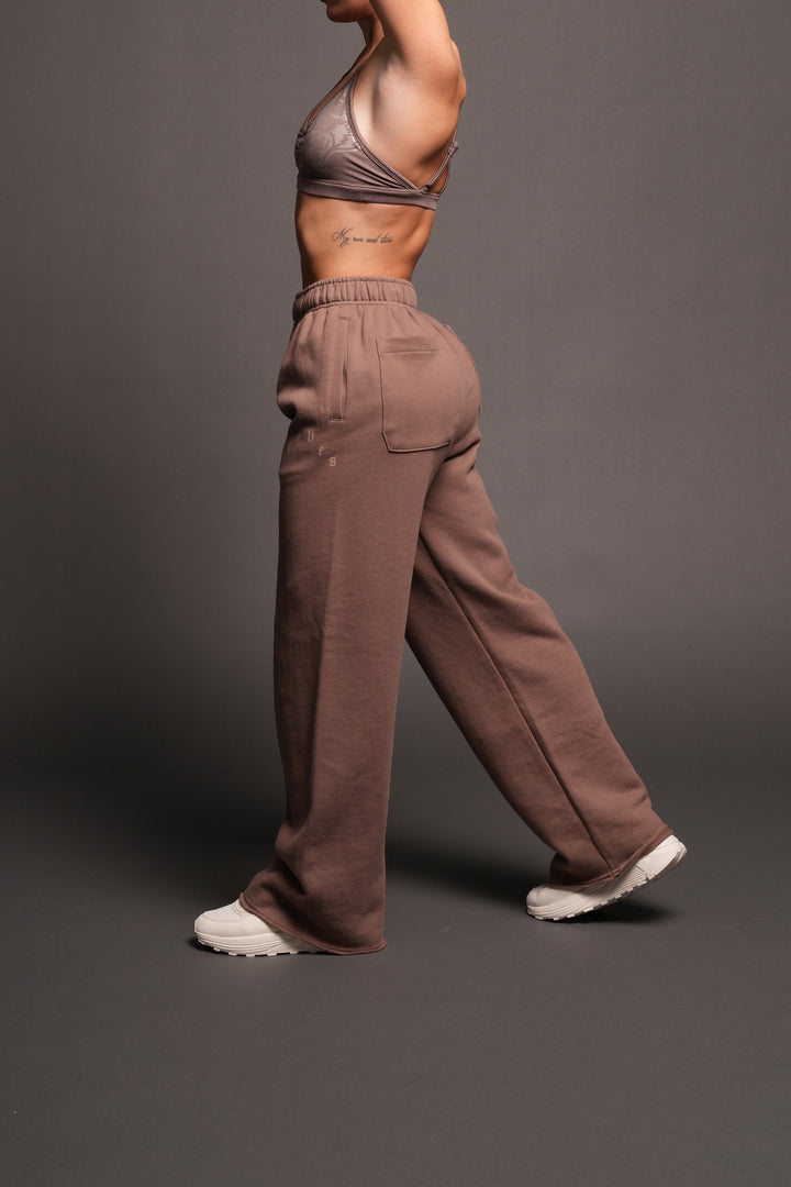 She Wolf Pyramid Big Cozy Sweats In Mojave Brown