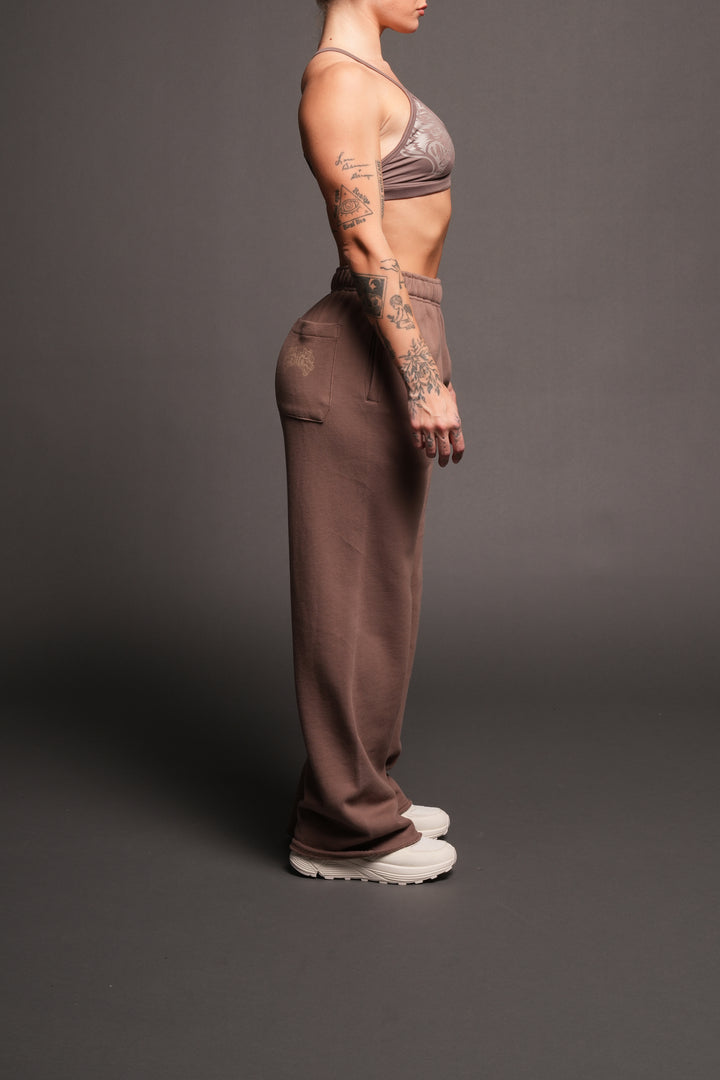 She Wolf Pyramid Big Cozy Sweats In Mojave Brown