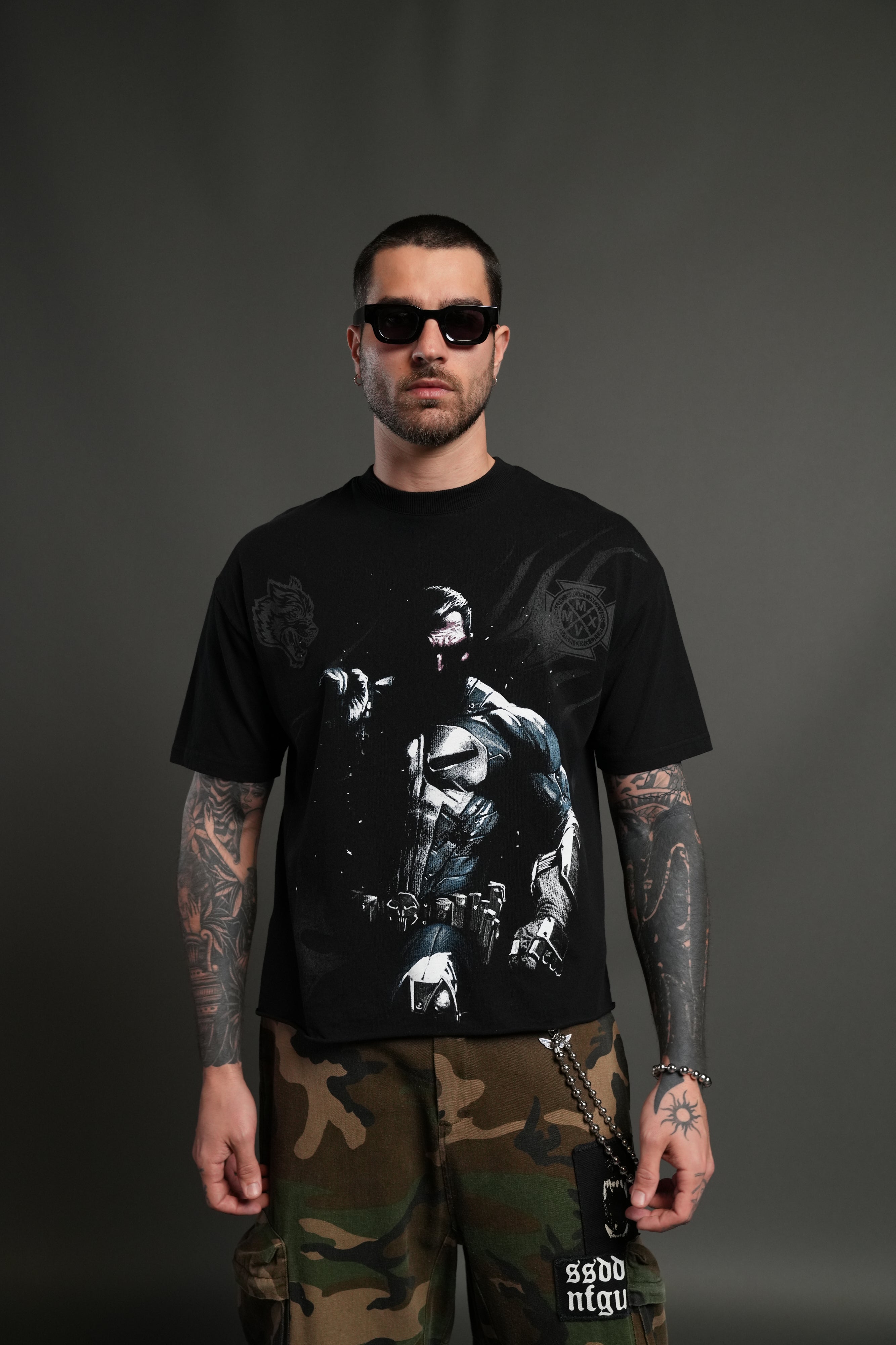 Punisher Grunge Mid-Length Raw Hem Tee in Black – DarcSport