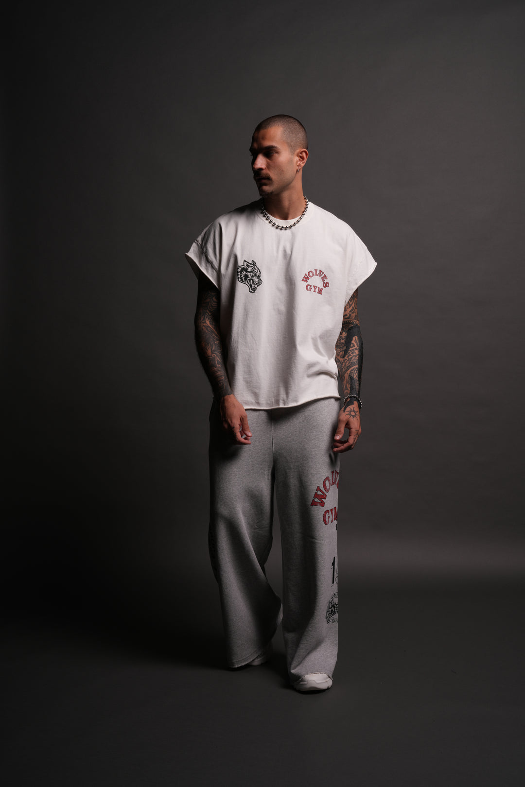 Wolves Gym V2 Grunge Cut-Off Tee in Cream