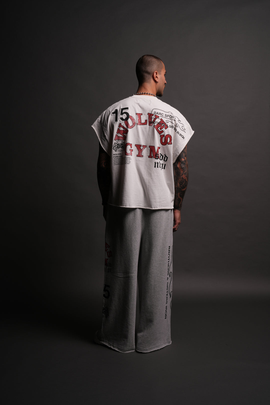 Wolves Gym V2 Grunge Cut-Off Tee in Cream
