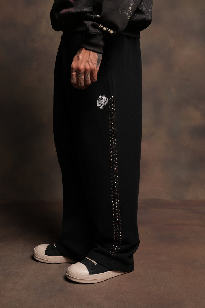 Stud Muerto Baggier Bigelow Sweat Pants In Black