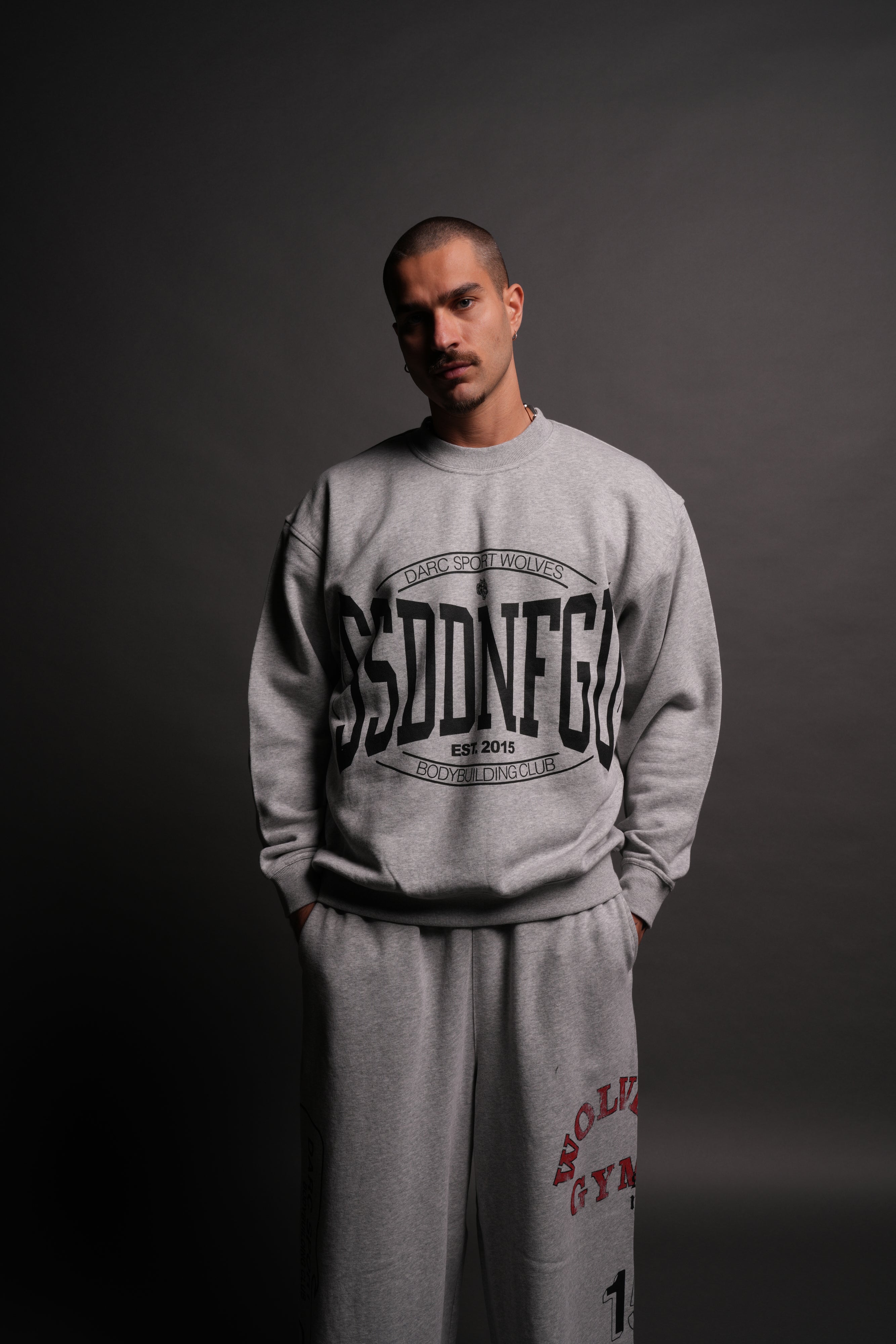 SSDDNFGU FRVR Oversized London Crewneck in Light Athletic Gray