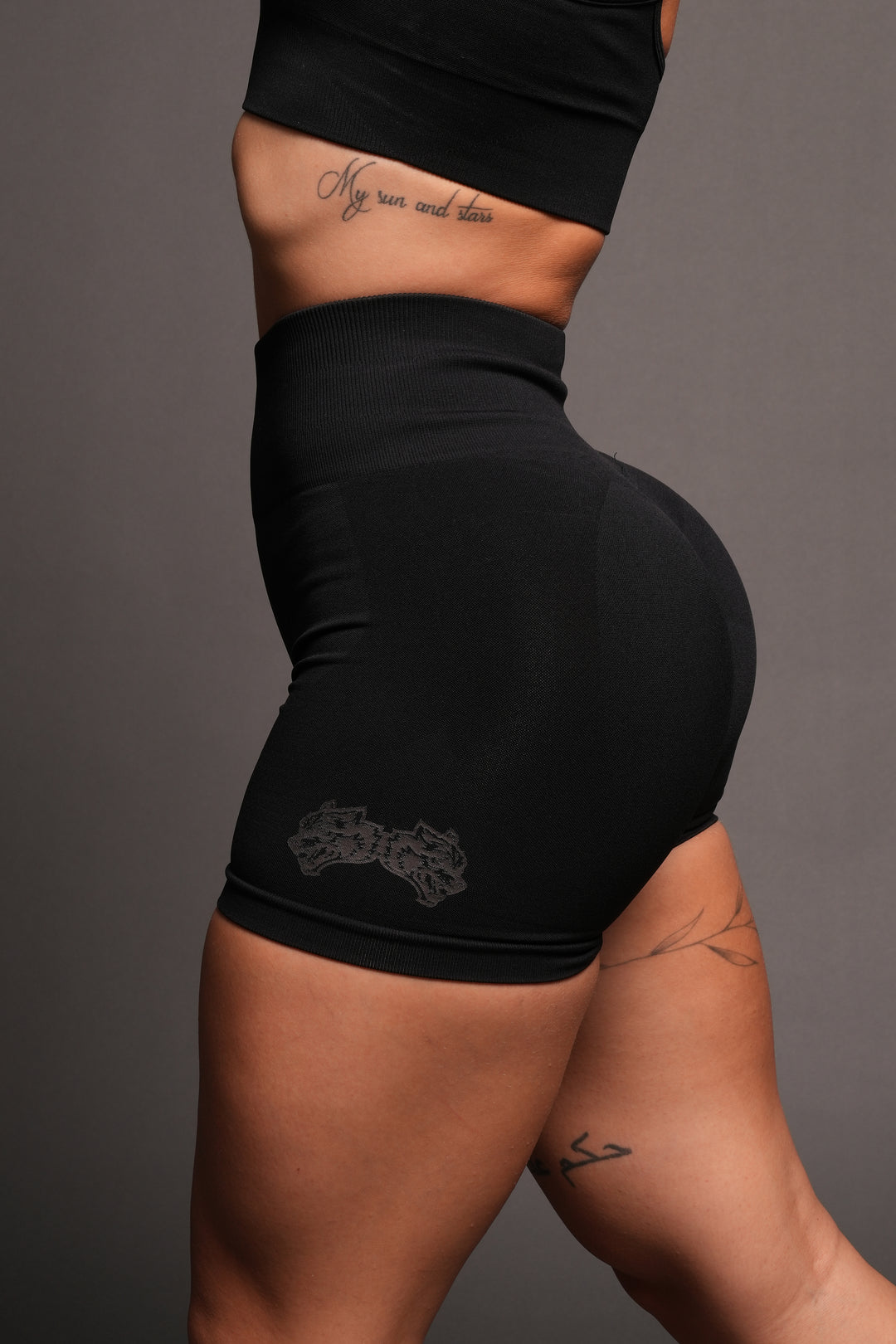 Dual She Wolf Seamless Everson Training Shorts In Black