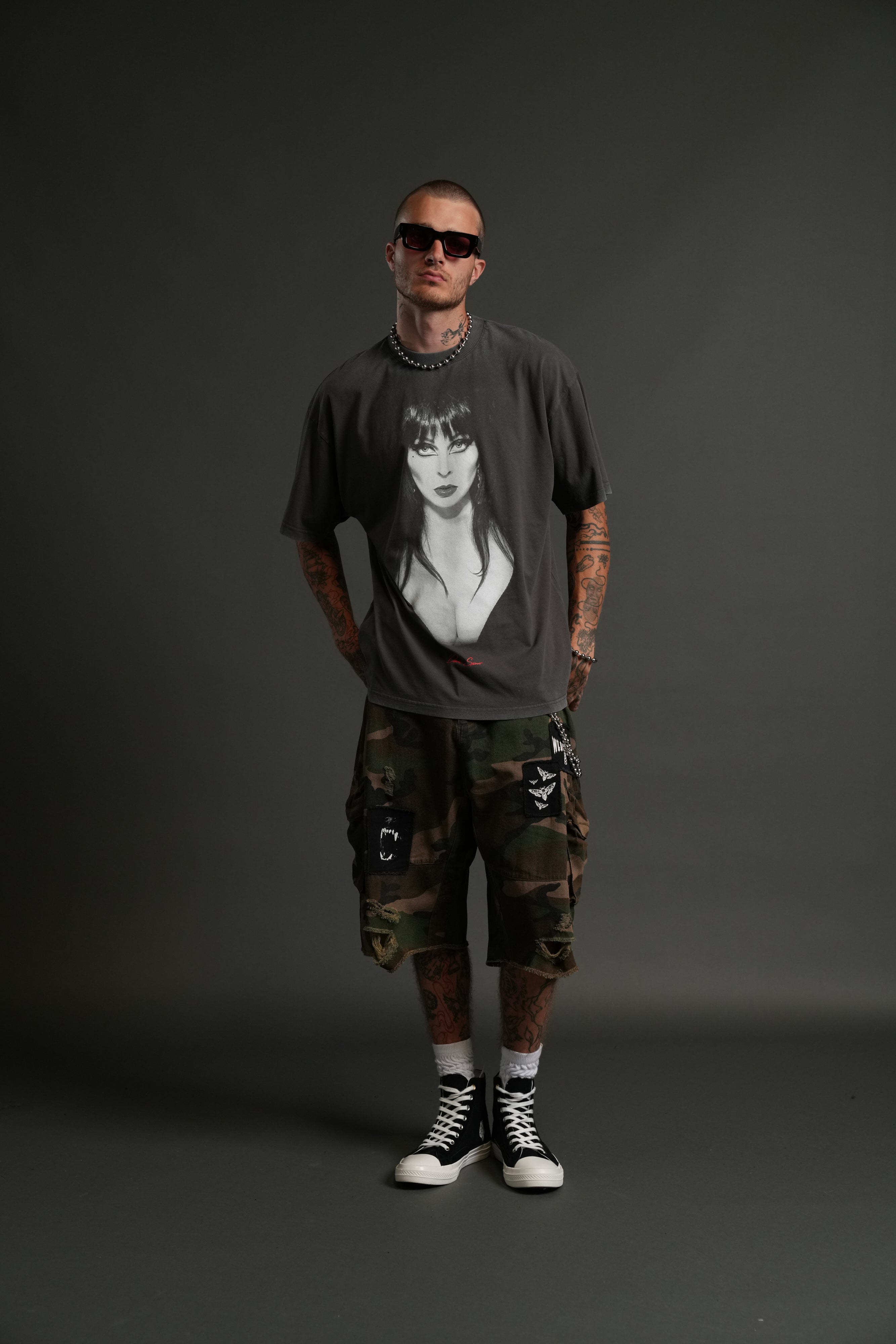 Mistress of Darkness "Grunge" Tee in Wolf Gray