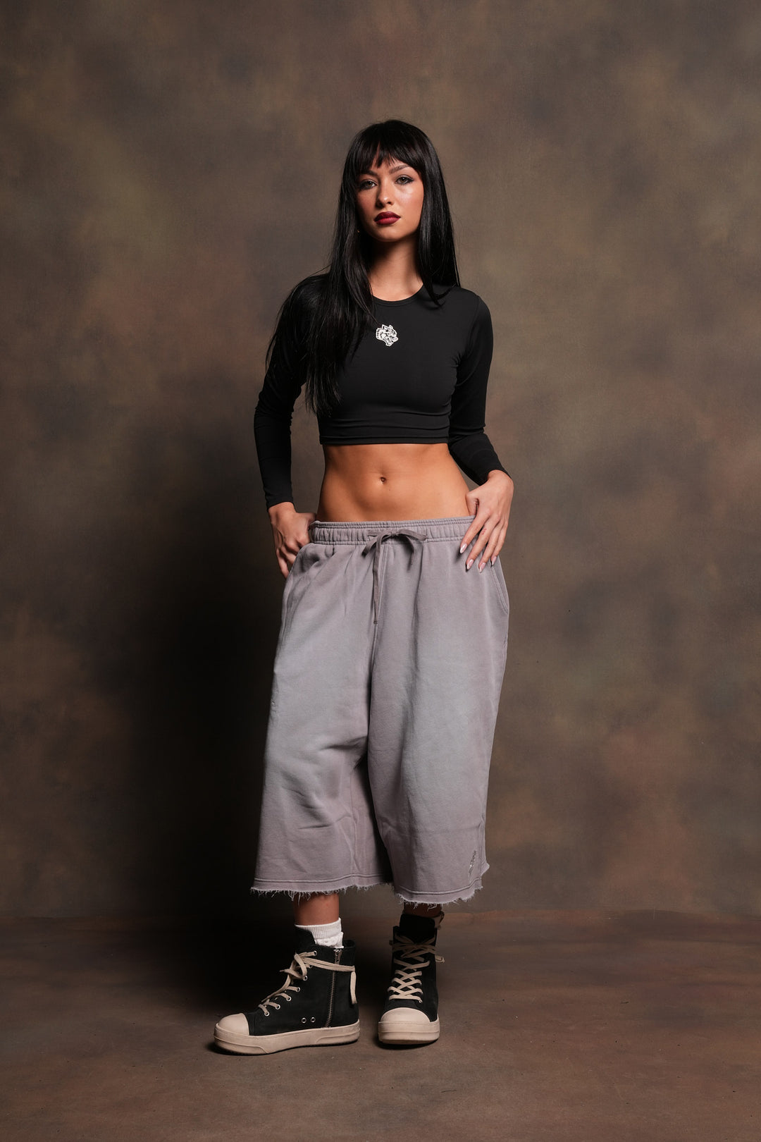 She Wolf Pyramid Energy Ls Top In Black