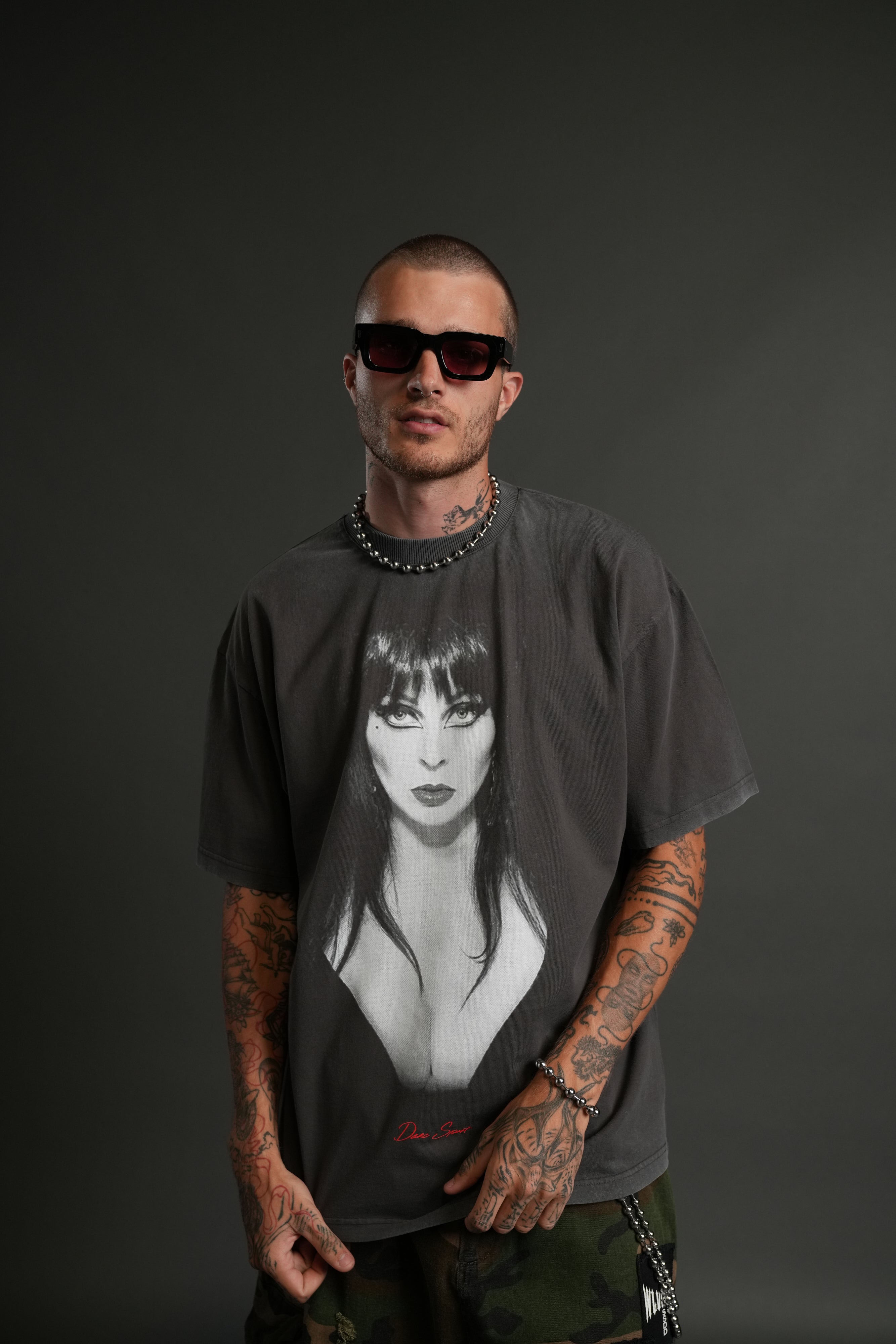 Mistress of Darkness "Grunge" Tee in Wolf Gray