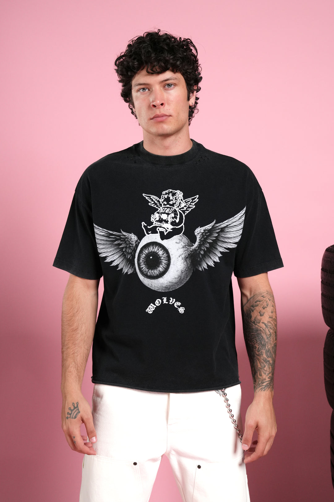 Flight Club Distressed Grunge Mid-Length Raw Hem Tee in Black