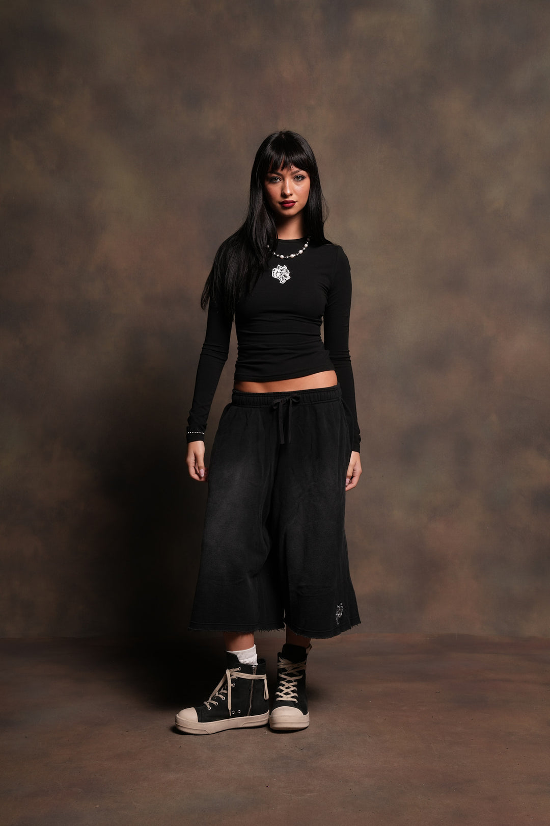 Wolf Head Eden Ls Tee In Black