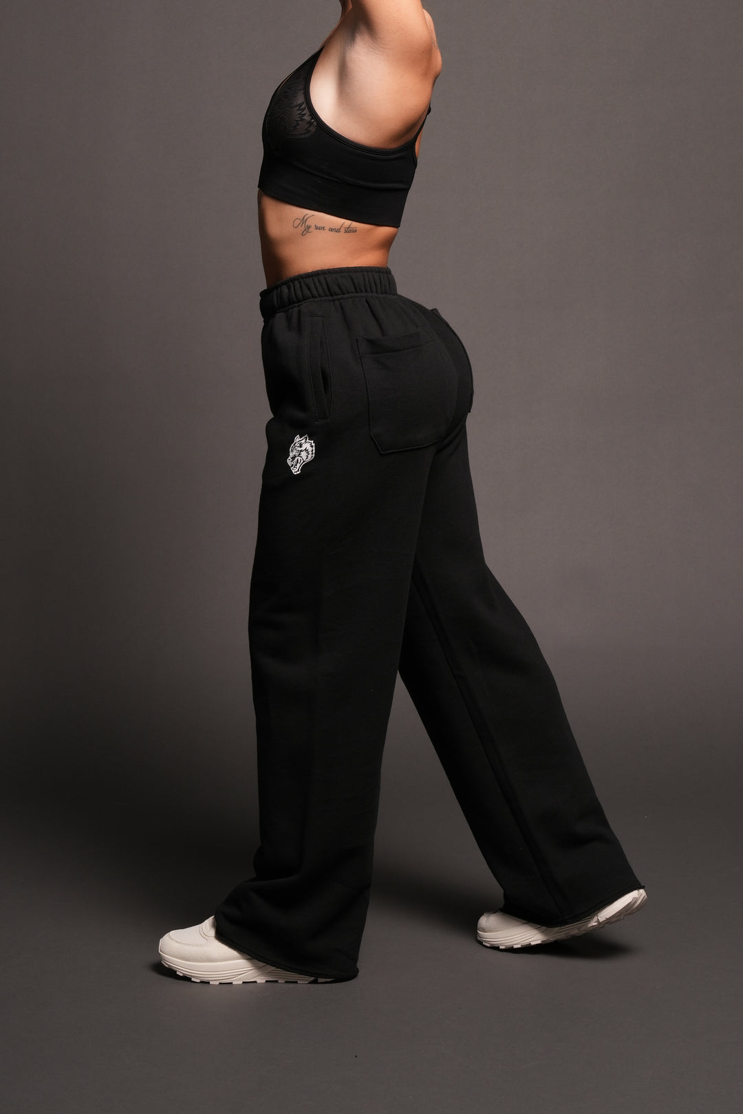 Dual Pyramid Big Cozy Sweats In Black