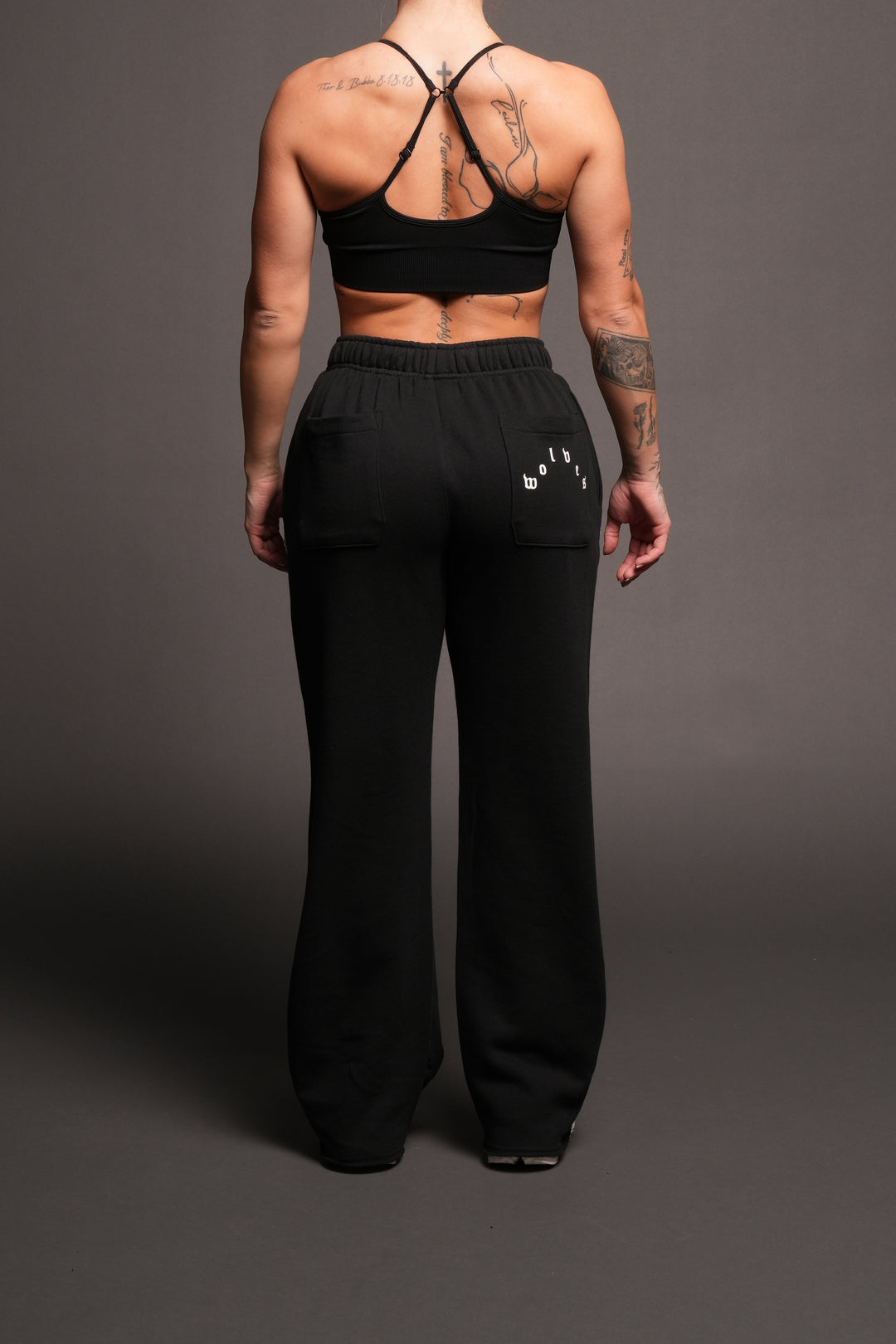 Dual Pyramid Big Cozy Sweats In Black