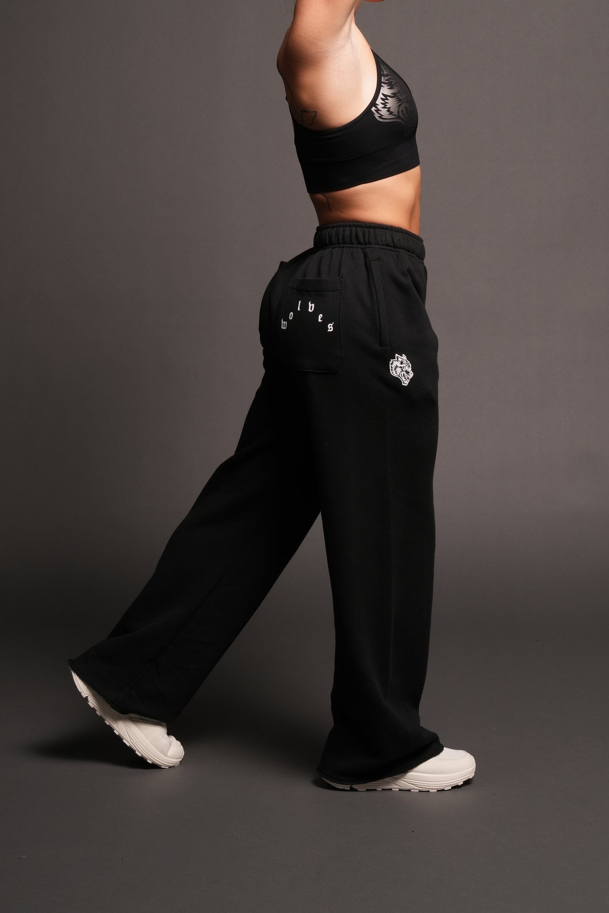 Dual Pyramid Big Cozy Sweats In Black