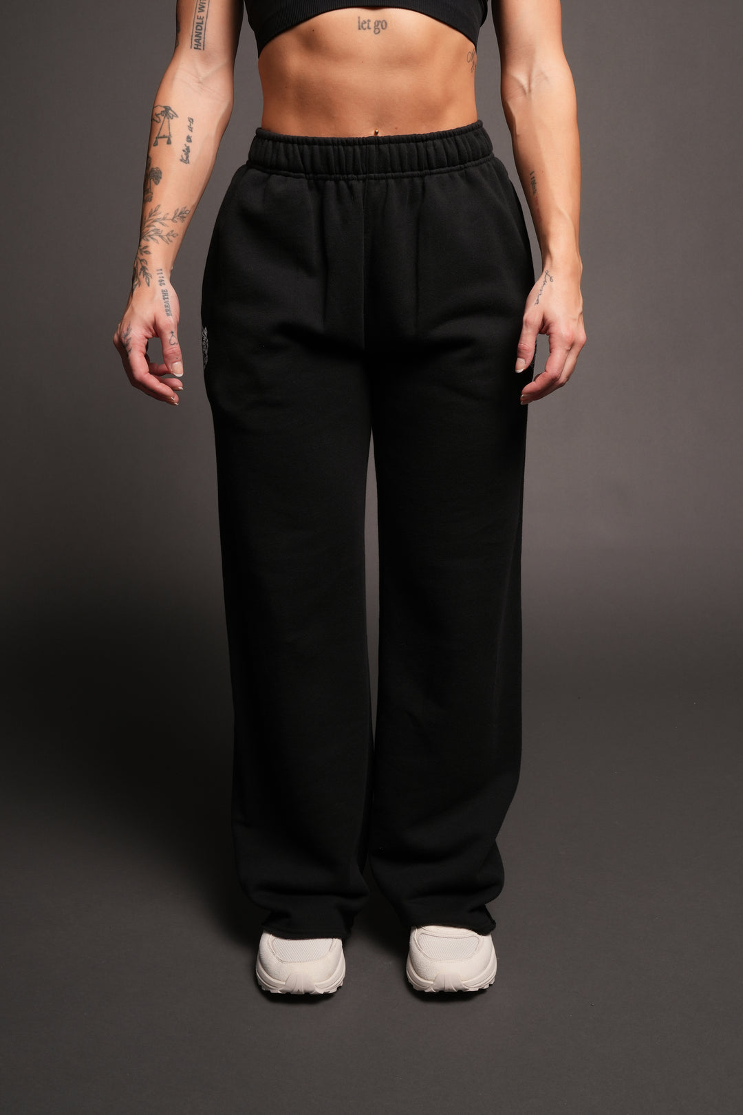 Dual Yara Pleated Sweat Pants In Black